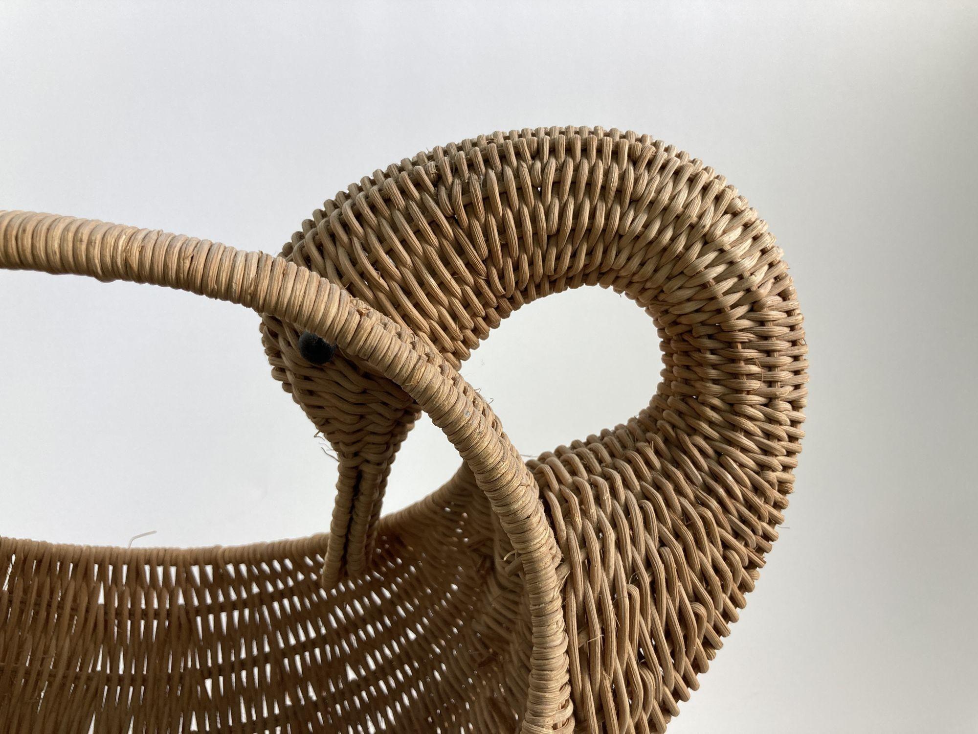 Vintage Wicker Woven Duck Motif Basket with Handle 2