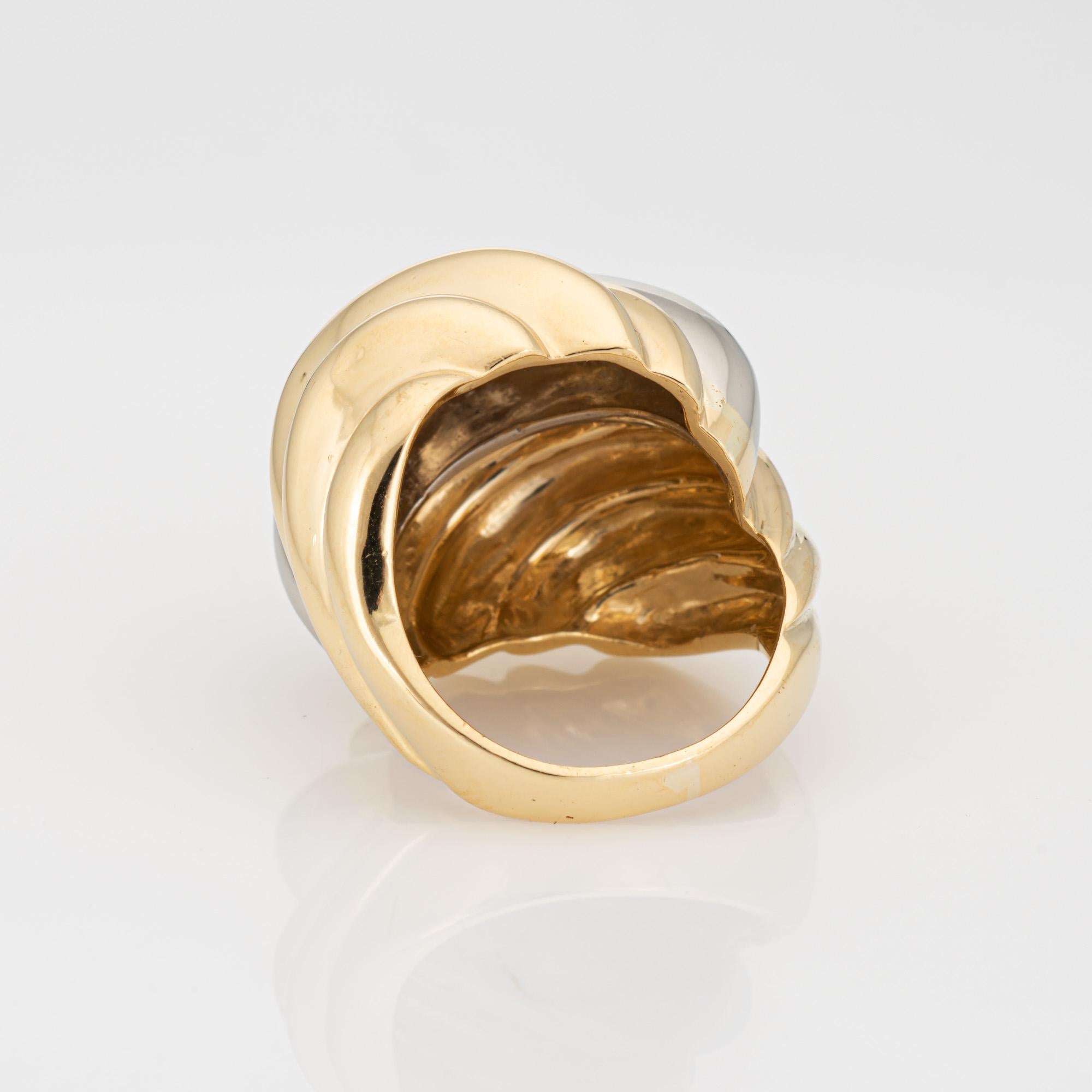 Vintage Wide Band Dome Ring Ribbed 18Karat Two Tone Gold Fine Jewelry In Good Condition For Sale In Torrance, CA