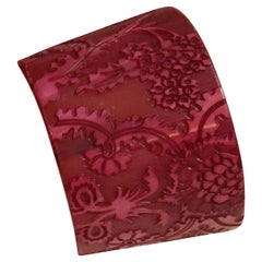 Manchette Vintage large en résine rouge avec design de fleur Circa Design 1990