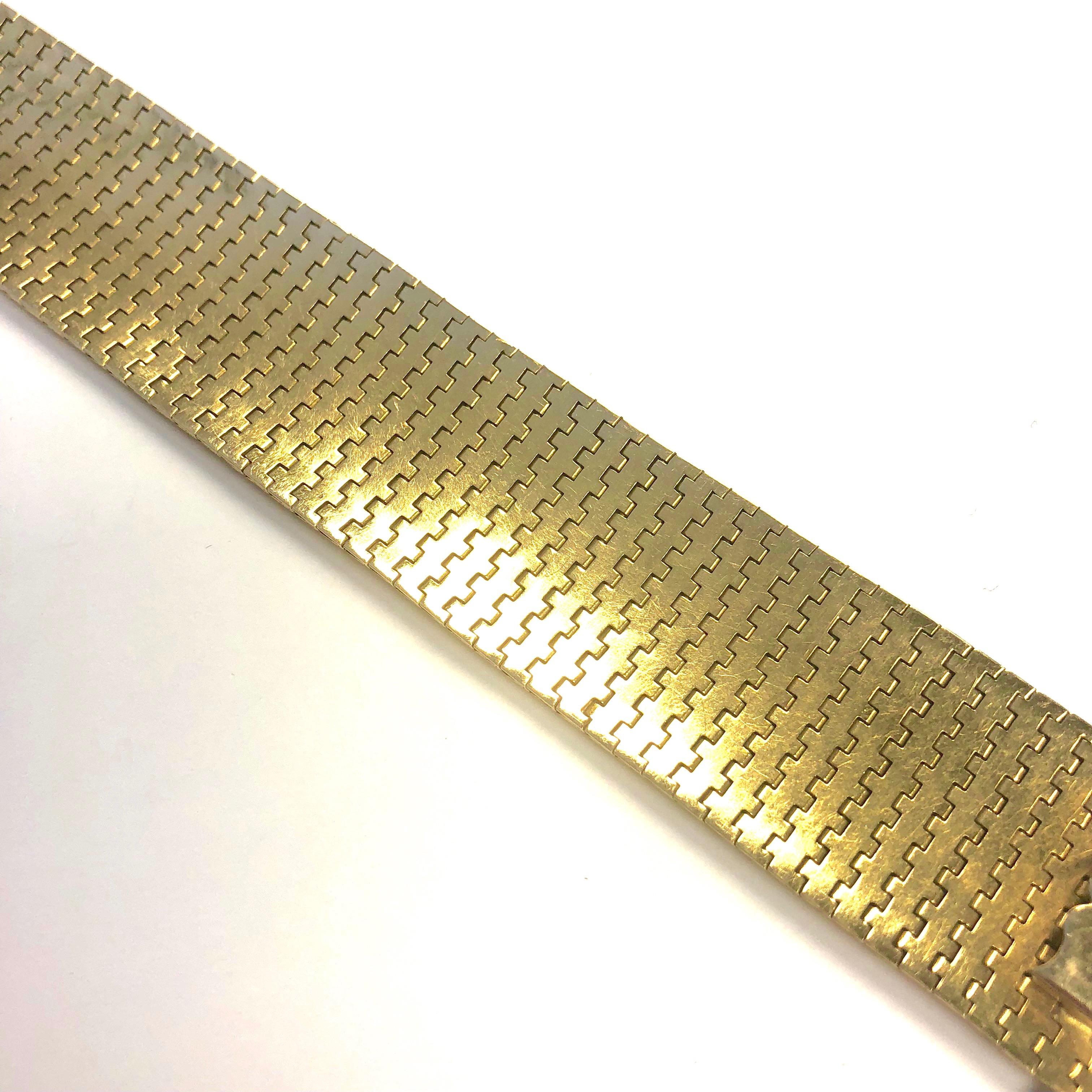 Women's or Men's Vintage Wide Yellow Gold Mesh Bracelet For Sale