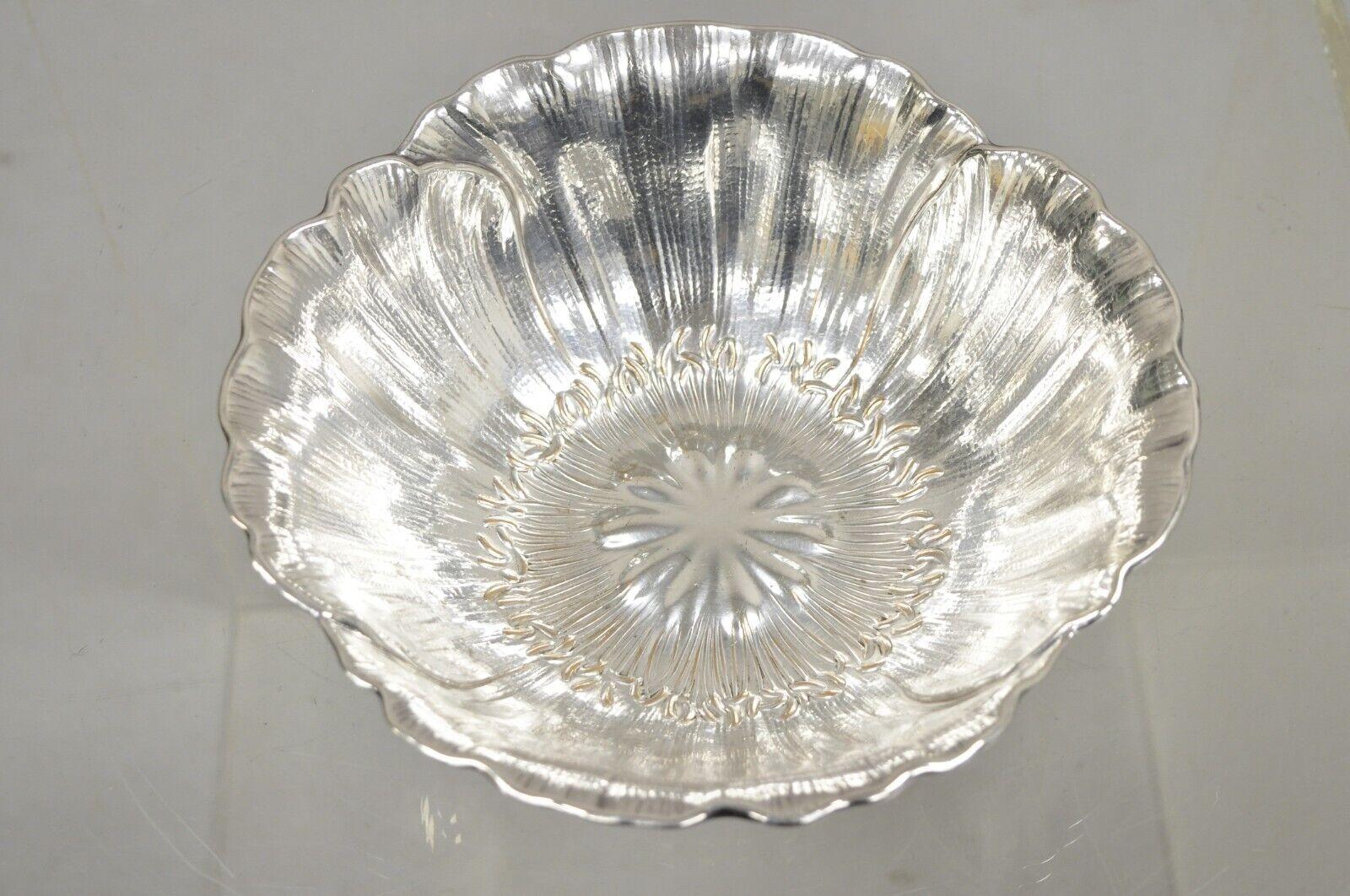 Victorian Vintage Wilcox International Silver 5635 Silver Plate Sunflower Tulip Fruit Bowl For Sale