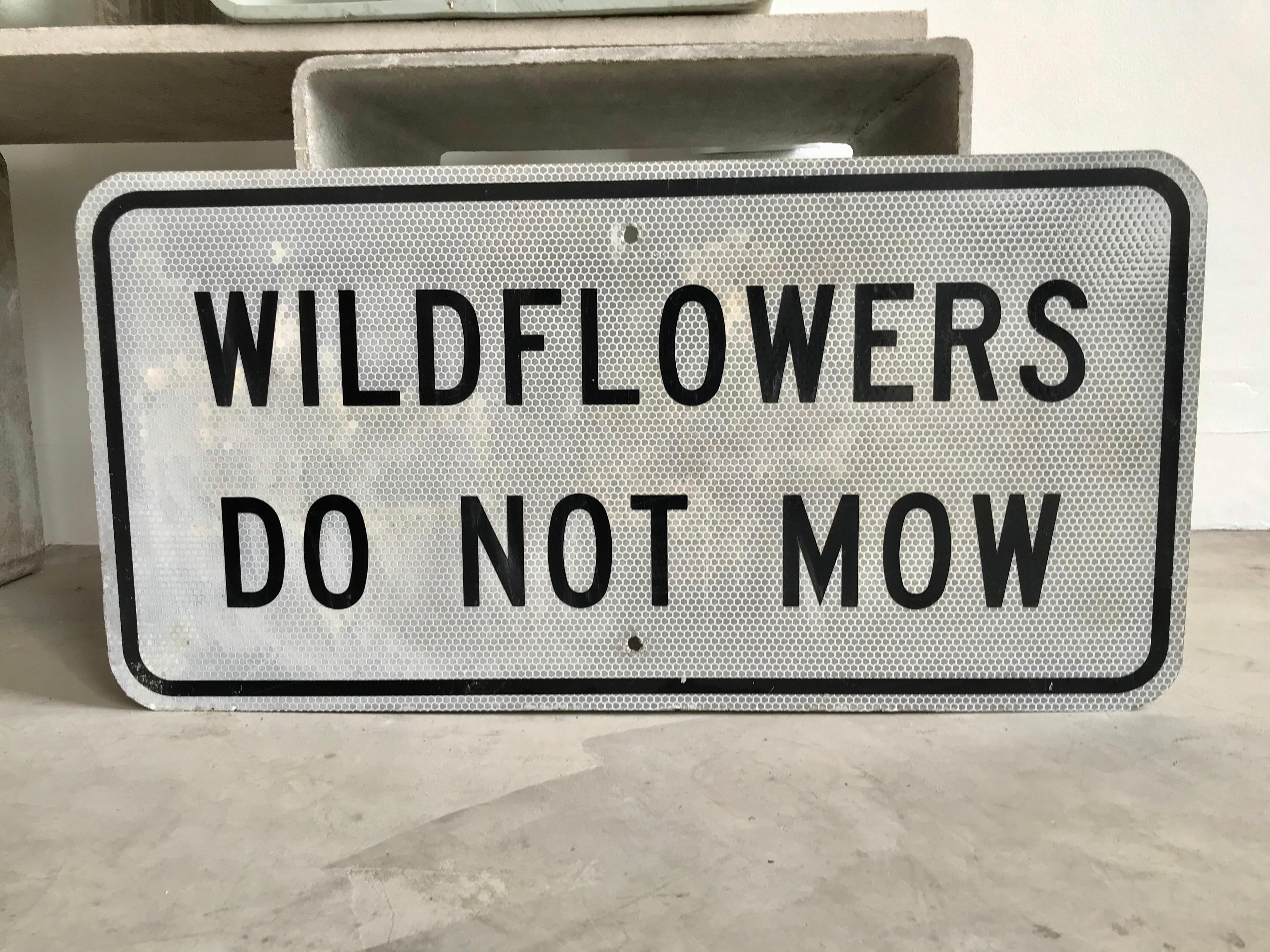 wildflowers do not mow sign