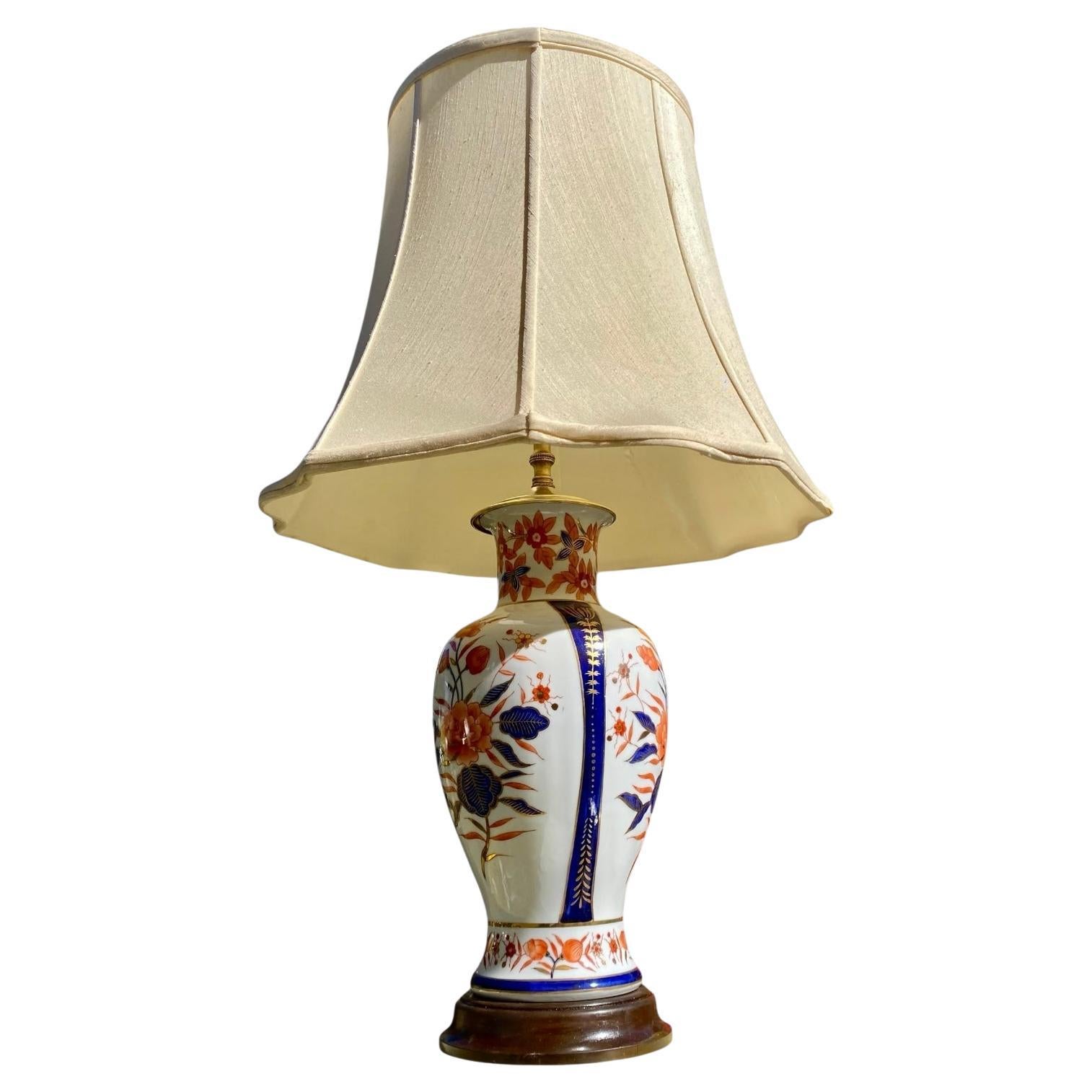 Vintage Wildwood Hand Painted Japanese Imari Porcelain Table Lamp For Sale