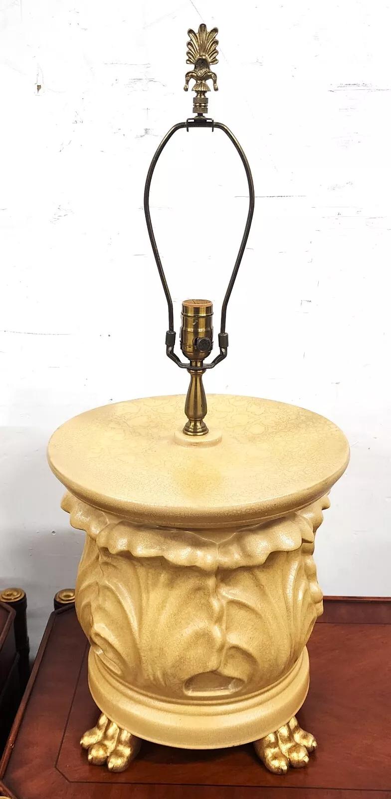 Cineserie Wildwood Lamps d'epoca in ceramica dorata con piedini a zampa di gallina Coppia in vendita