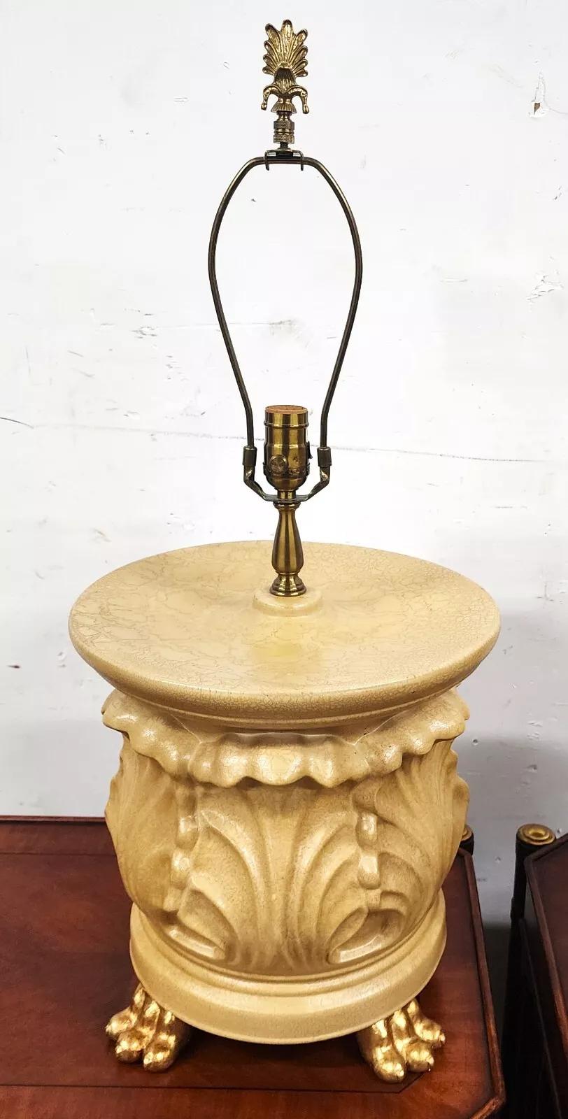 Wildwood Lamps d'epoca in ceramica dorata con piedini a zampa di gallina Coppia In condizioni buone in vendita a Lake Worth, FL