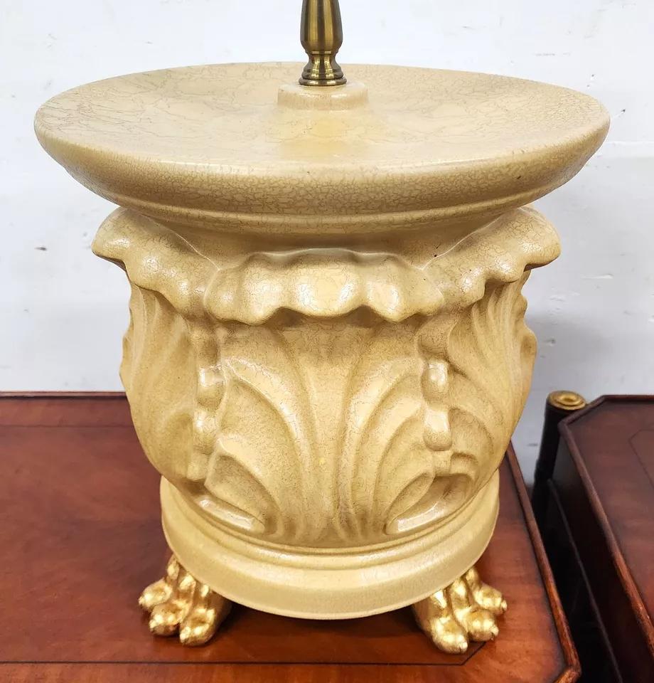 Wildwood Lamps d'epoca in ceramica dorata con piedini a zampa di gallina Coppia in vendita 3