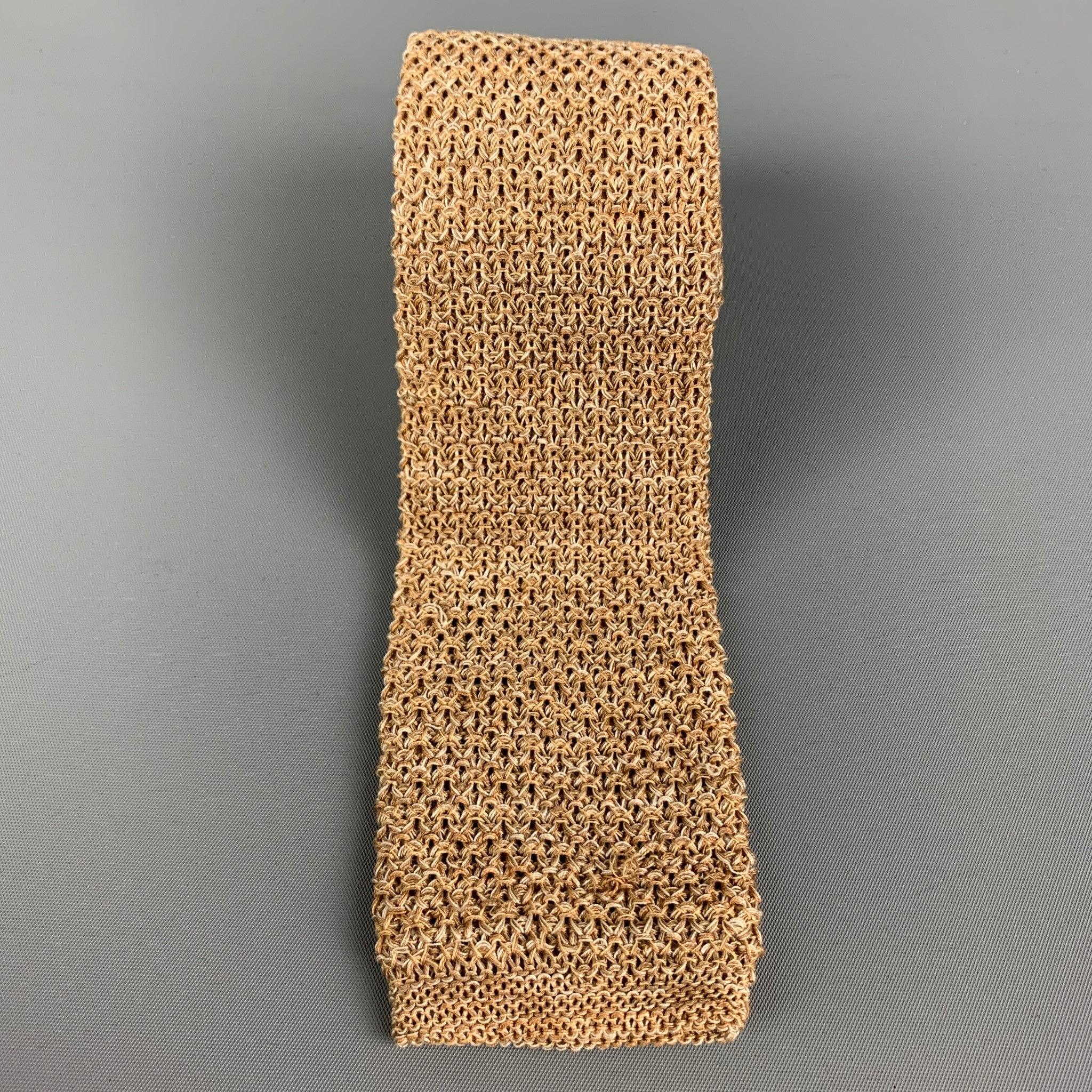Vintage WILKES BASHFORD
necktie comes in a khaki knitted silk.Very Good Pre-Owned Condition. 

Measurements: 
  Width: 2.5 inches  Length: 54 inches 
  
  
 
Reference: 48526
Category: Tie
More Details
    
Brand:  WILKES BASHFORD
Color: 