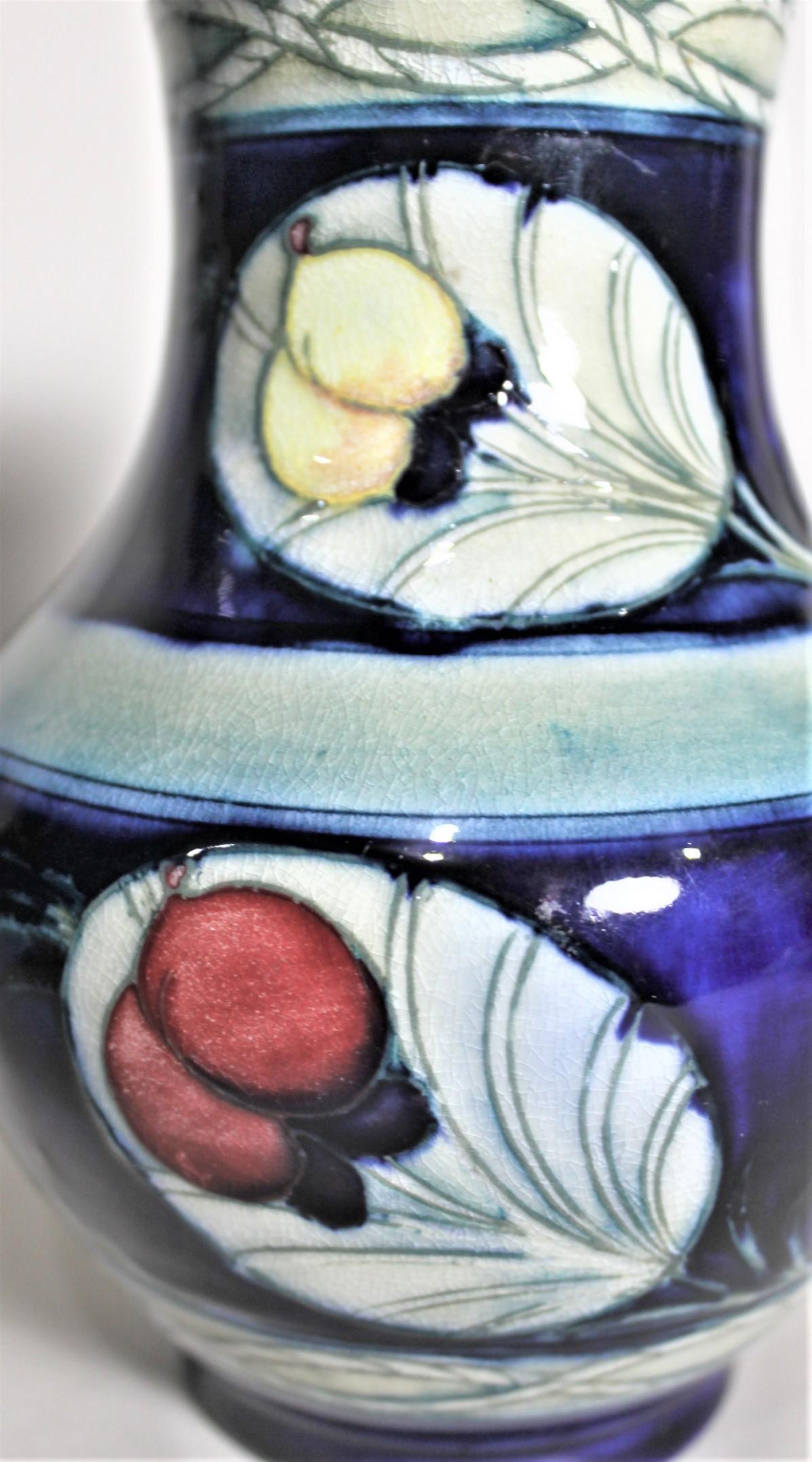 Vintage William Moorcroft 'Banded Wisteria' Patterned Art Pottery Vase In Good Condition For Sale In Hamilton, Ontario