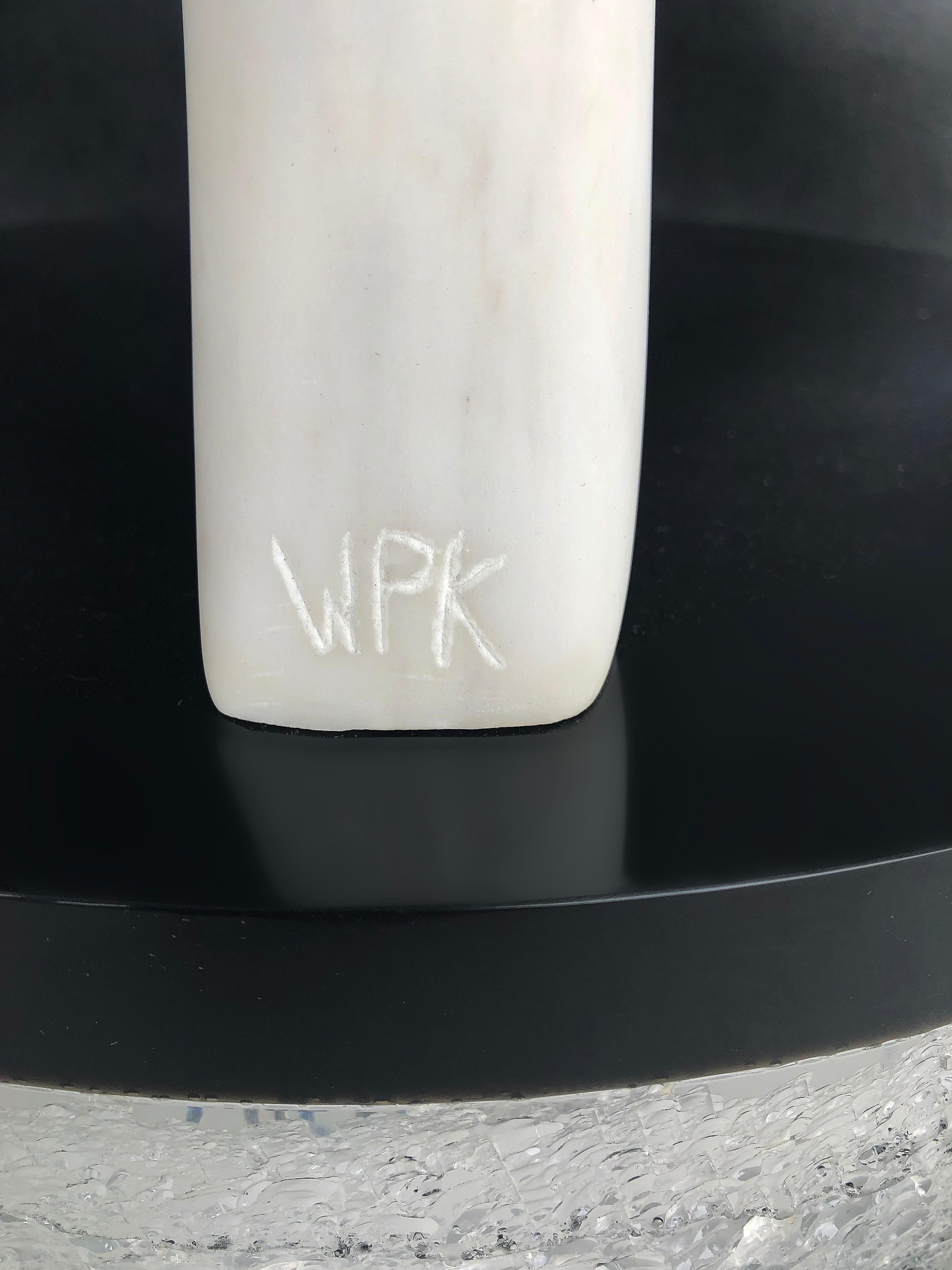 William P. Katz: Abstrakte geschnitzte Marmorskulptur, signiert WPK  im Angebot 2