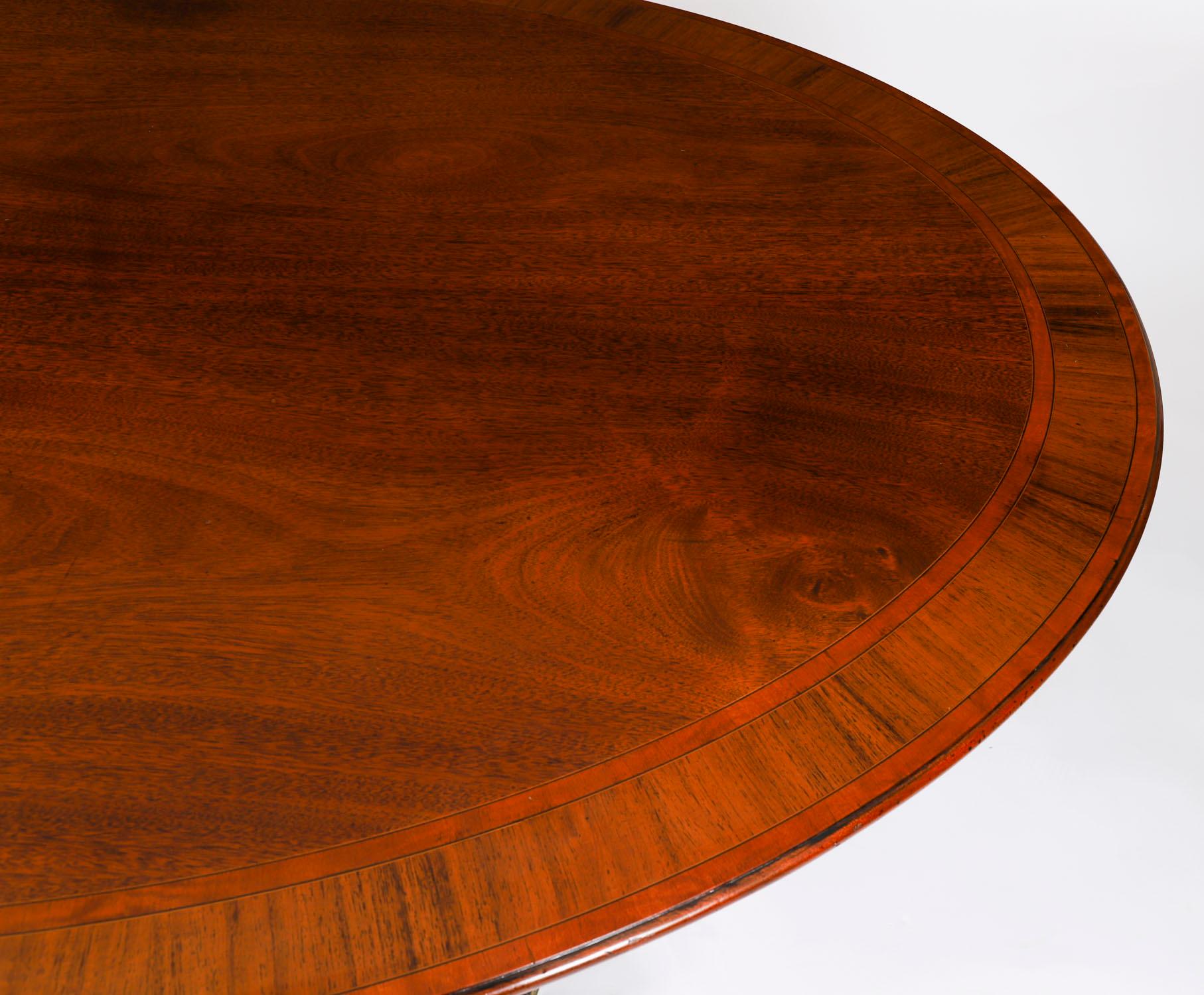 Vintage William Tillman Oval Regency Revival Table de salle à manger 20ème siècle en vente 3