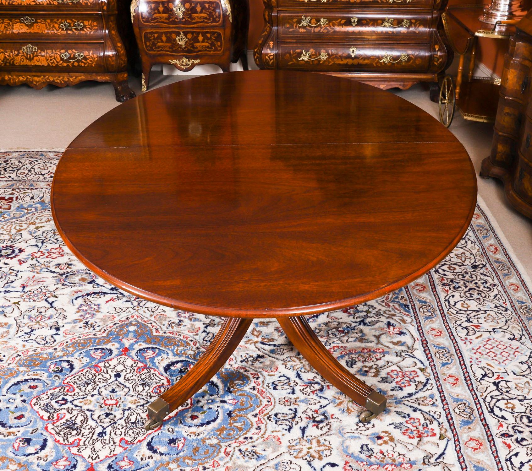 Vintage William Tillman Oval Regency Revival Dining Table & 6 Chairs 20thCentury en vente 5