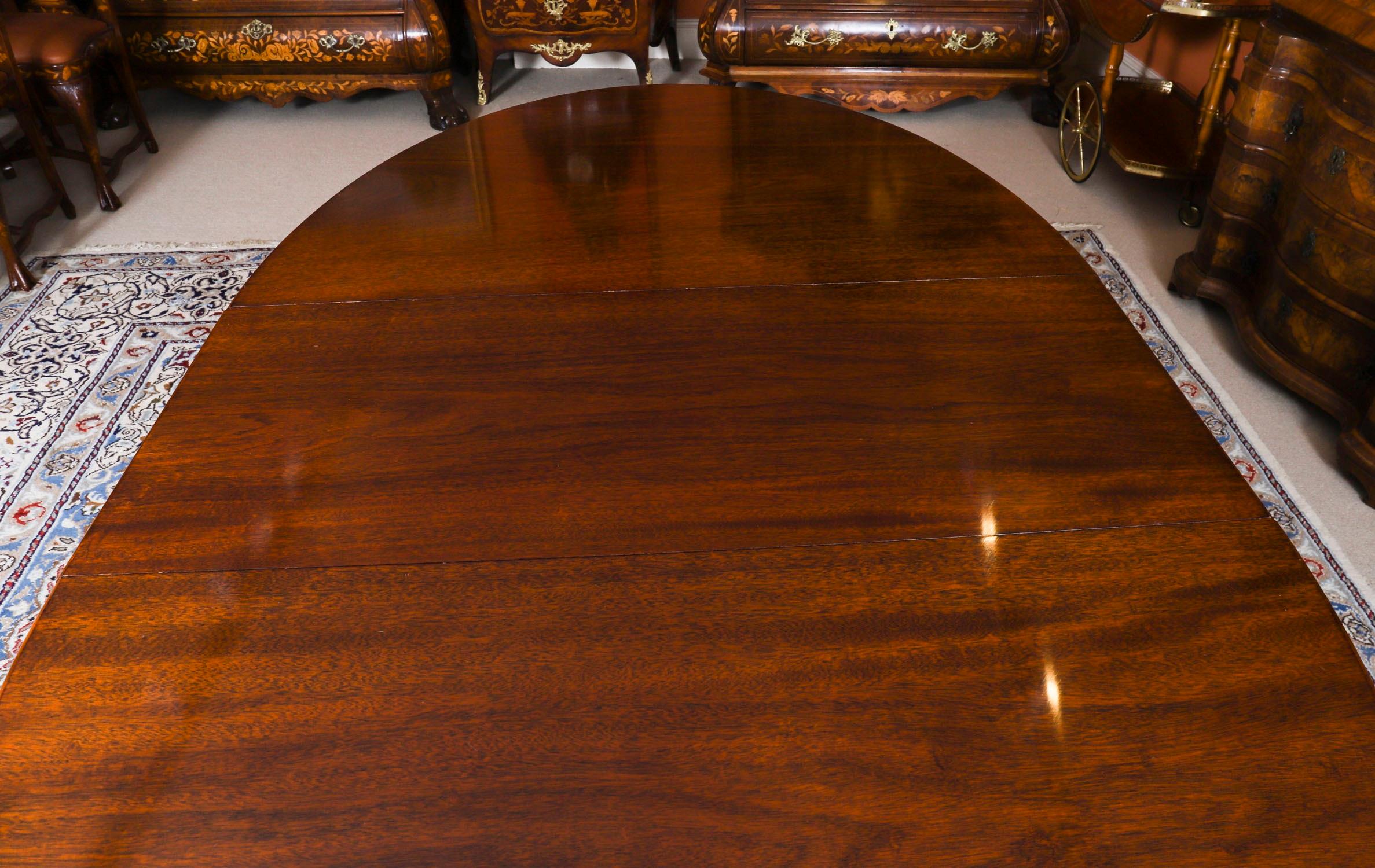Acajou Vintage William Tillman Oval Regency Revival Dining Table & Leaf 20thCentury en vente