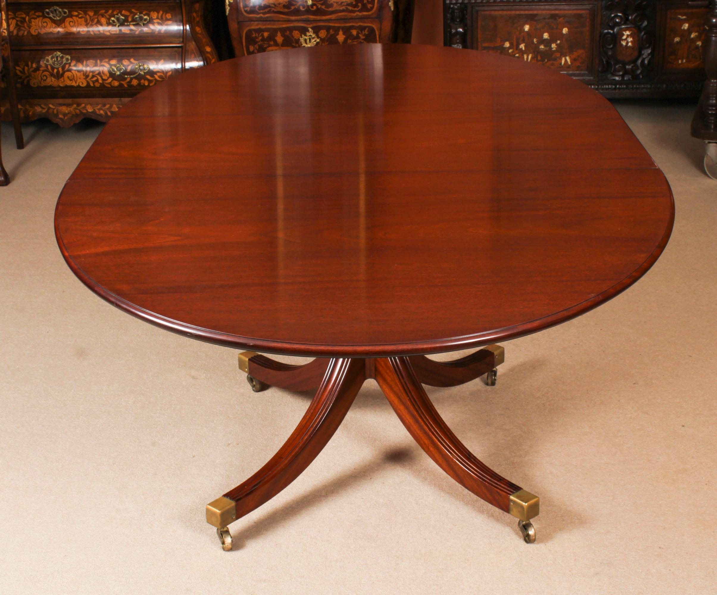 Vintage William Tillman Regency Dining Table & 6 Regency Revival Chairs 20th C In Good Condition In London, GB