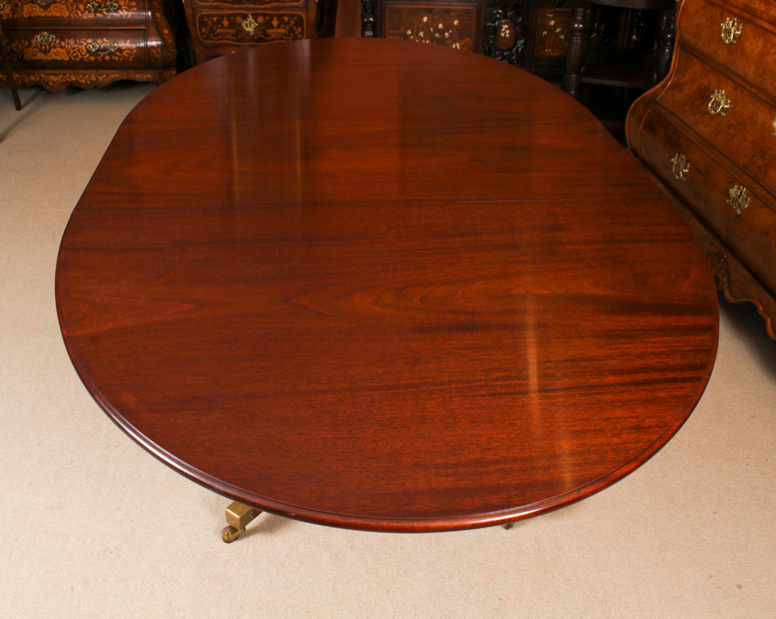 Late 20th Century Vintage William Tillman Regency Dining Table & 6 Regency Revival Chairs 20th C