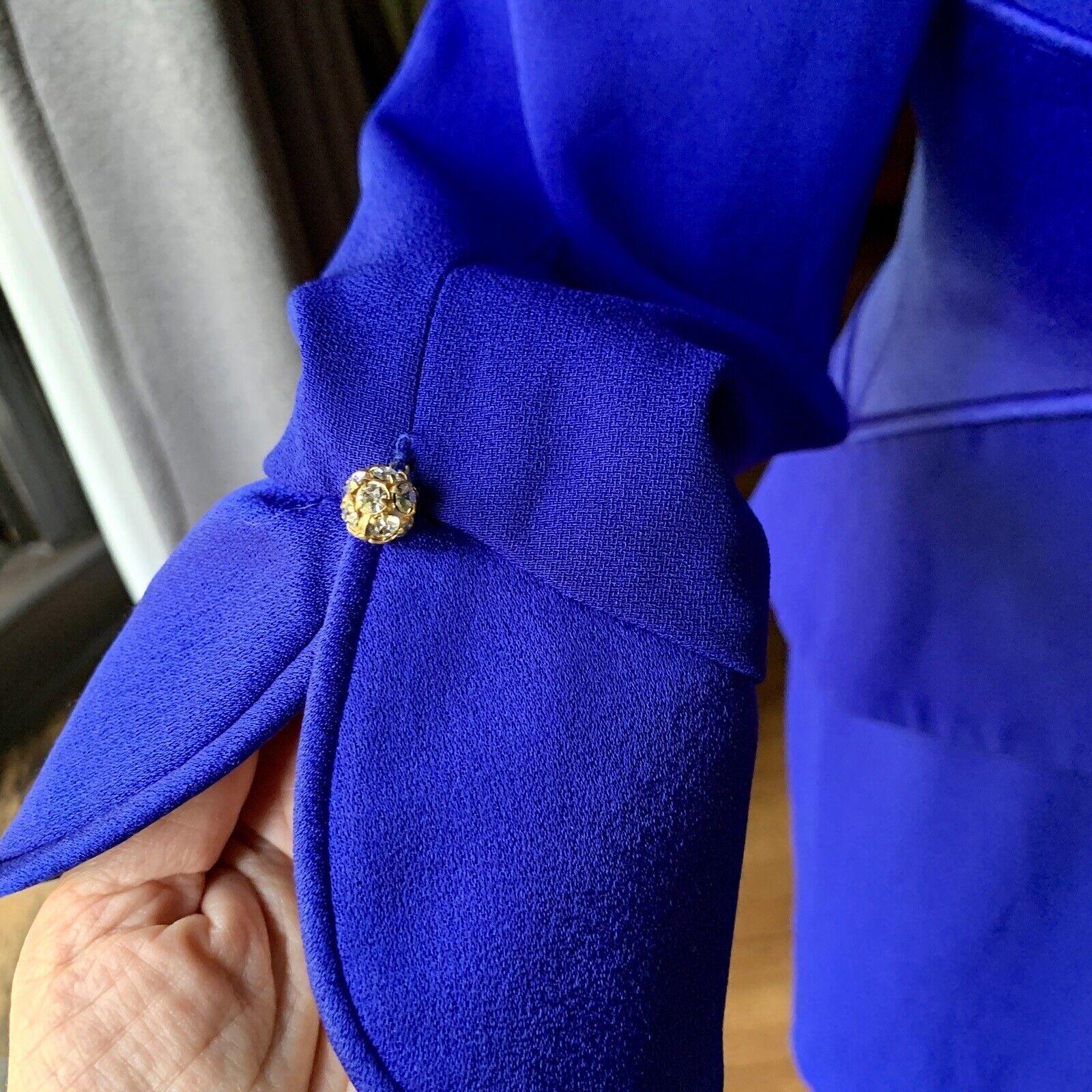 TRAVILLA - Ensemble robe et veste vintage en satin bleu avec strass, taille 10 en vente 6