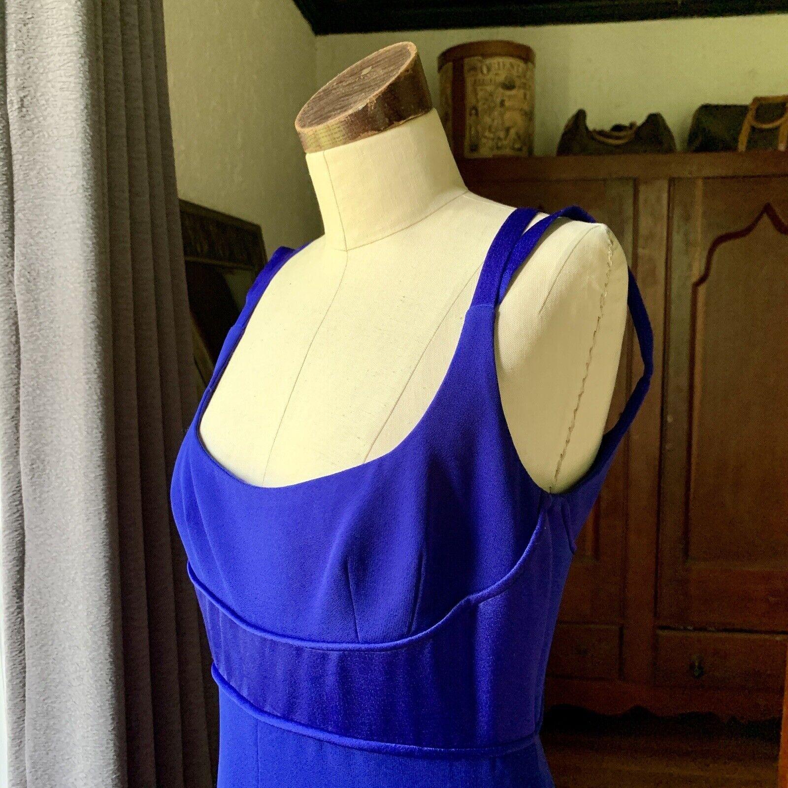 TRAVILLA - Ensemble robe et veste vintage en satin bleu avec strass, taille 10 en vente 2