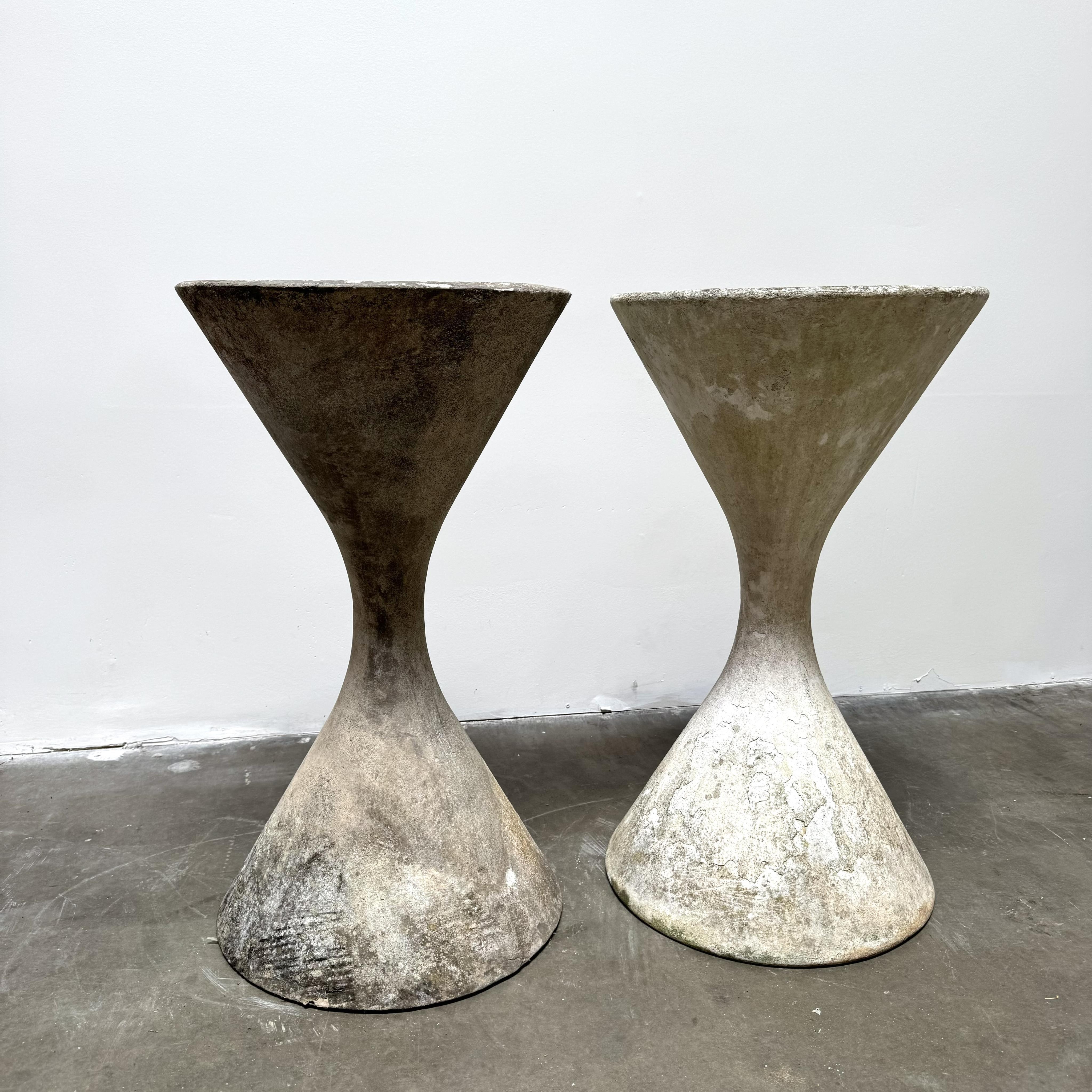 Vintage Willy Guhl for Eternit Medium Diabolo Planters, a Pair In Good Condition In Sheridan, CO