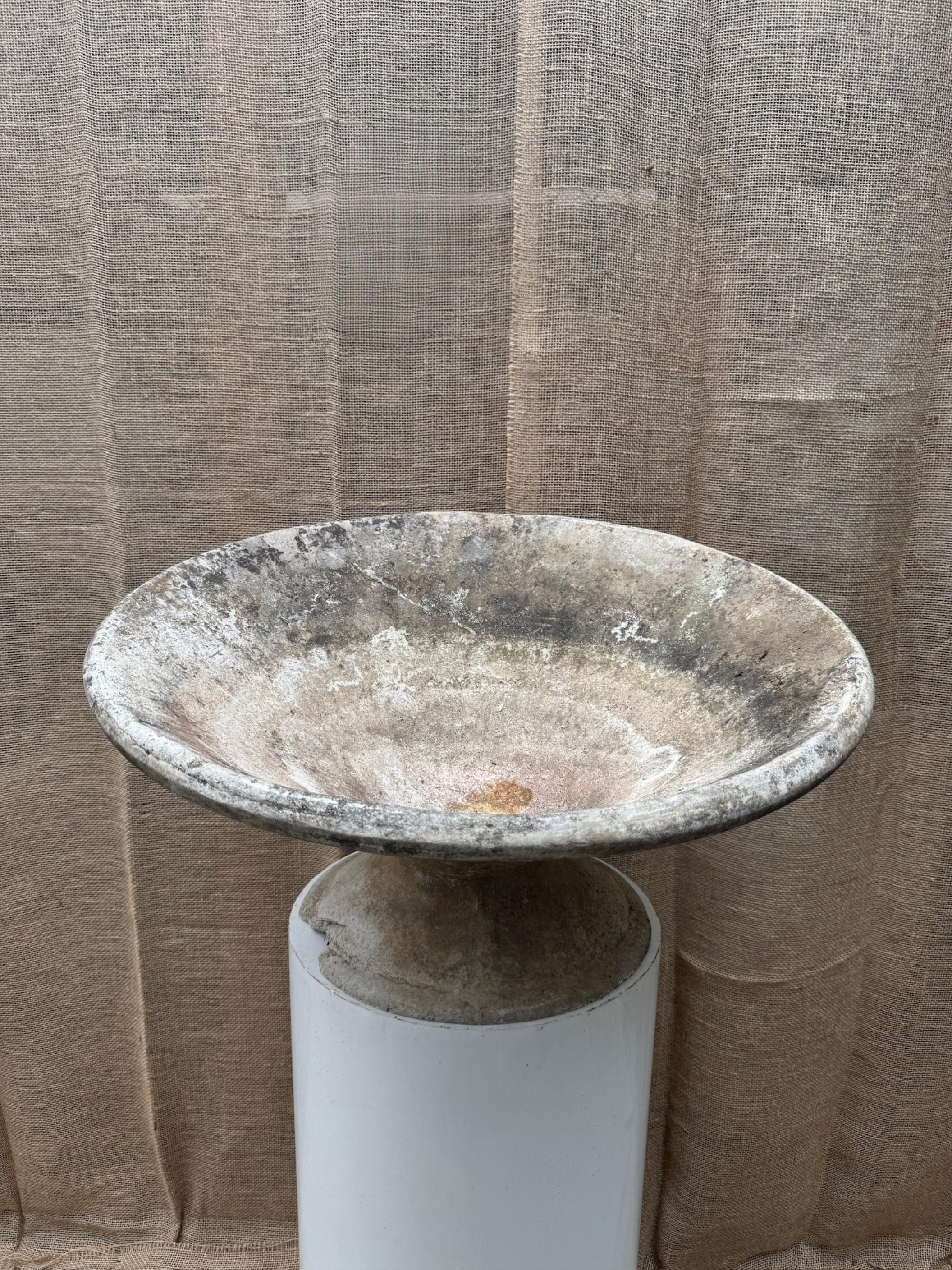 Questa grande fioriera vintage 