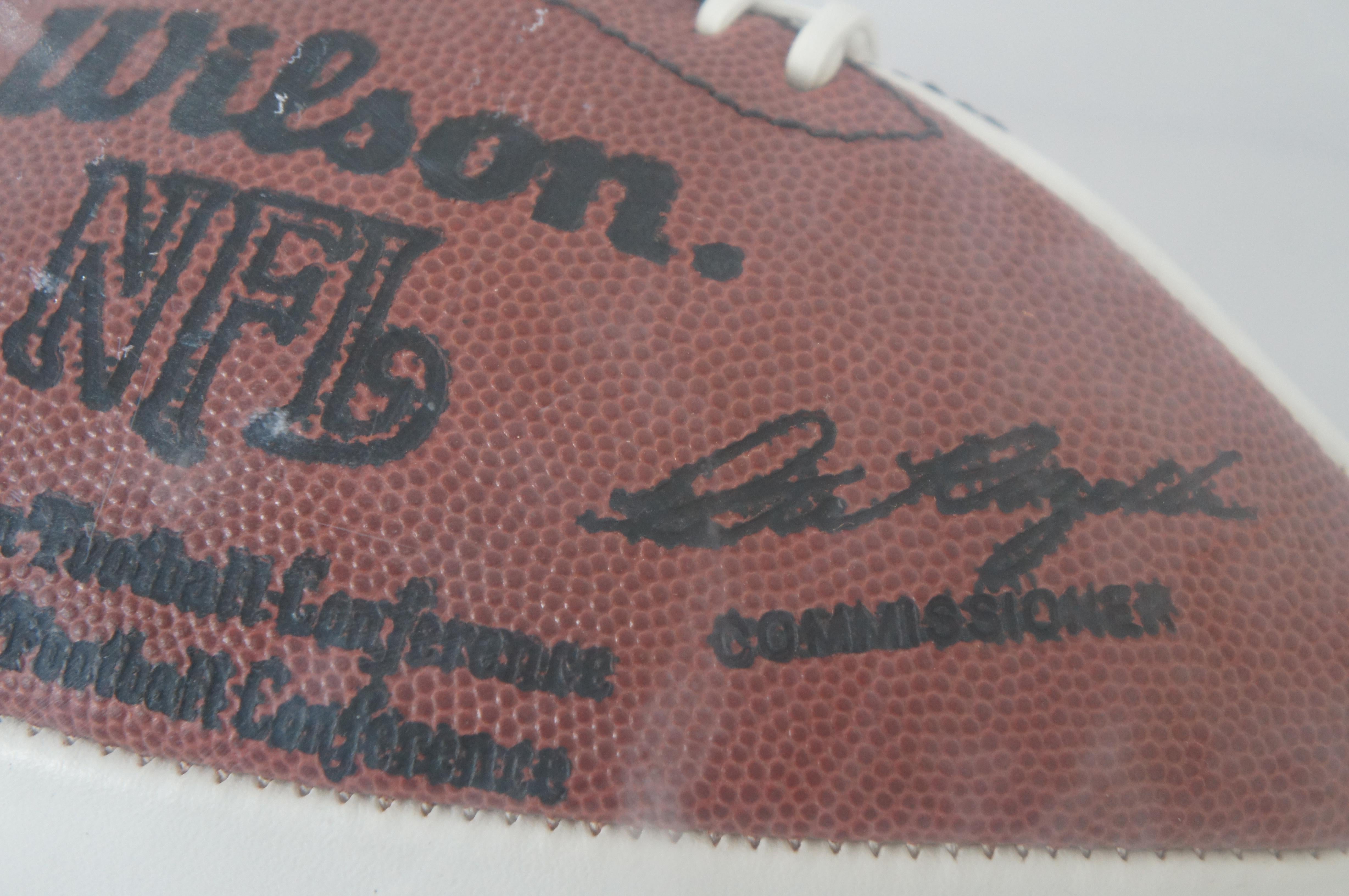 Boîtier de présentation de trophée officiel de football NFL en cuir et acrylique vintage de 12 pouces de Wilson 3