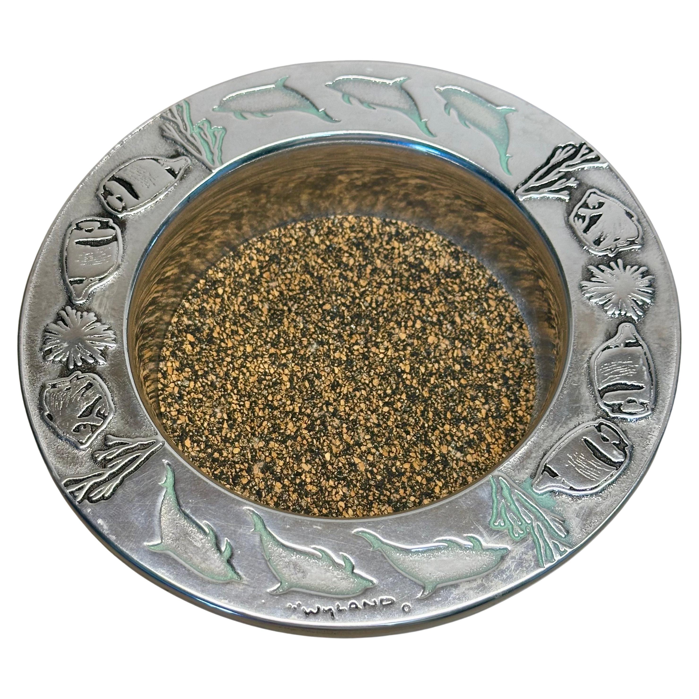 Vintage Wilton Armetale "Wyland" signiert Weinflasche Untersetzer, CIRCA 1970er im Angebot