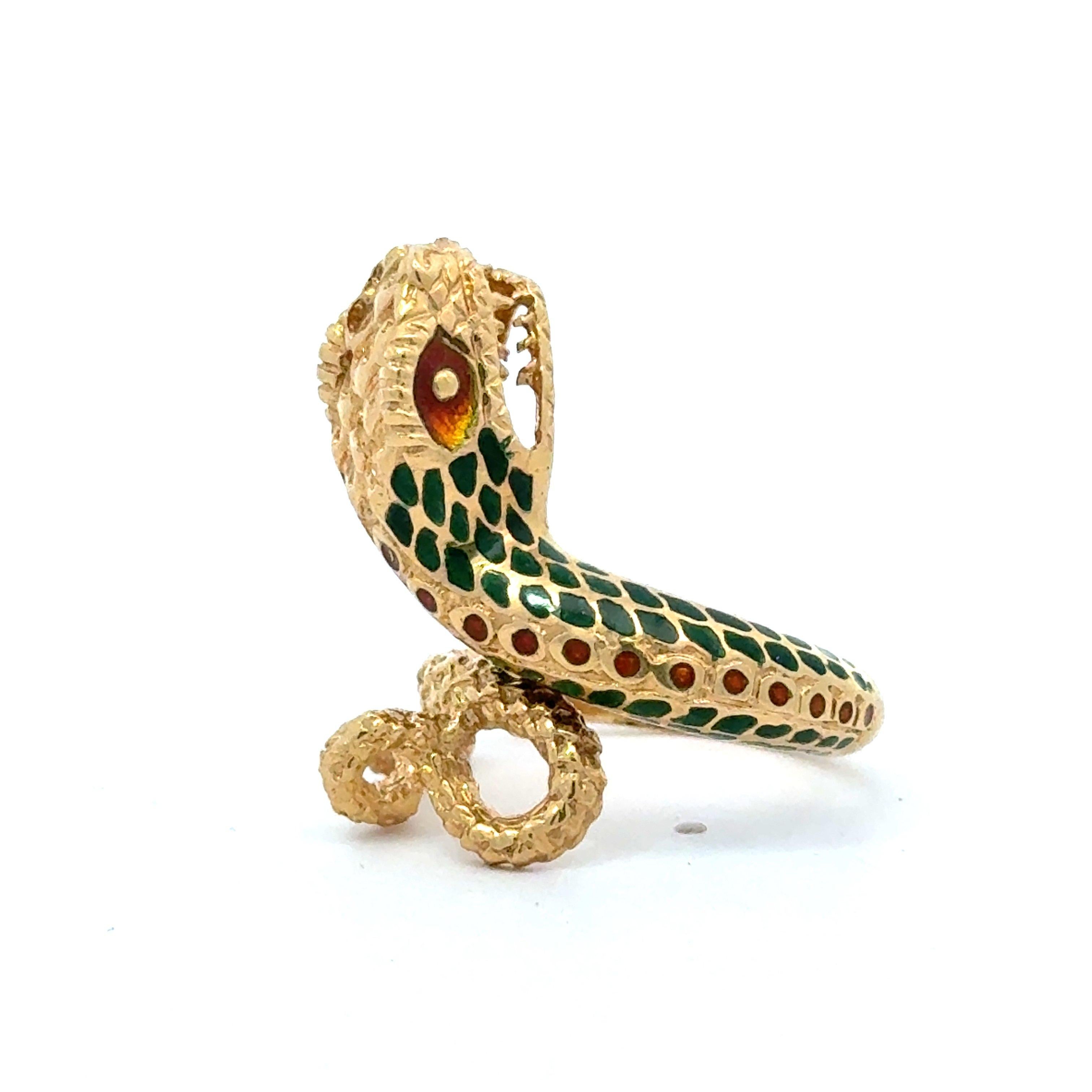 Vintage Winding Snake Ring in  18KT Yellow Gold and Enamel For Sale 7