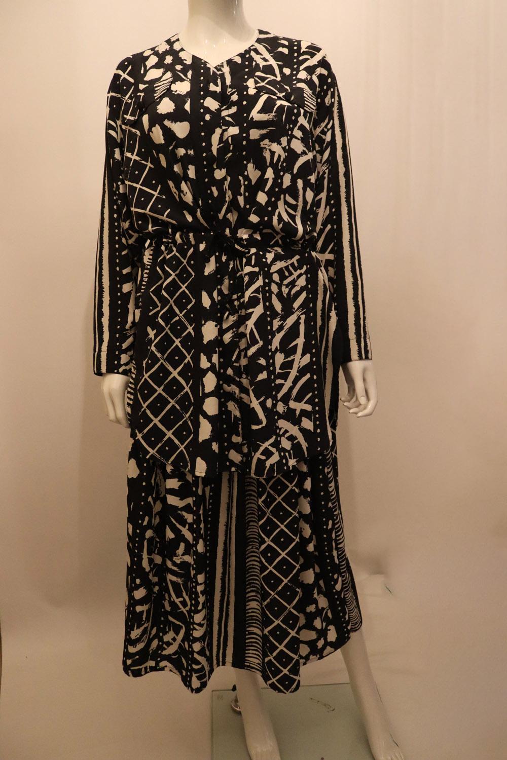 Vintage Windsmoor Skirt and Top in Black and White For Sale 2