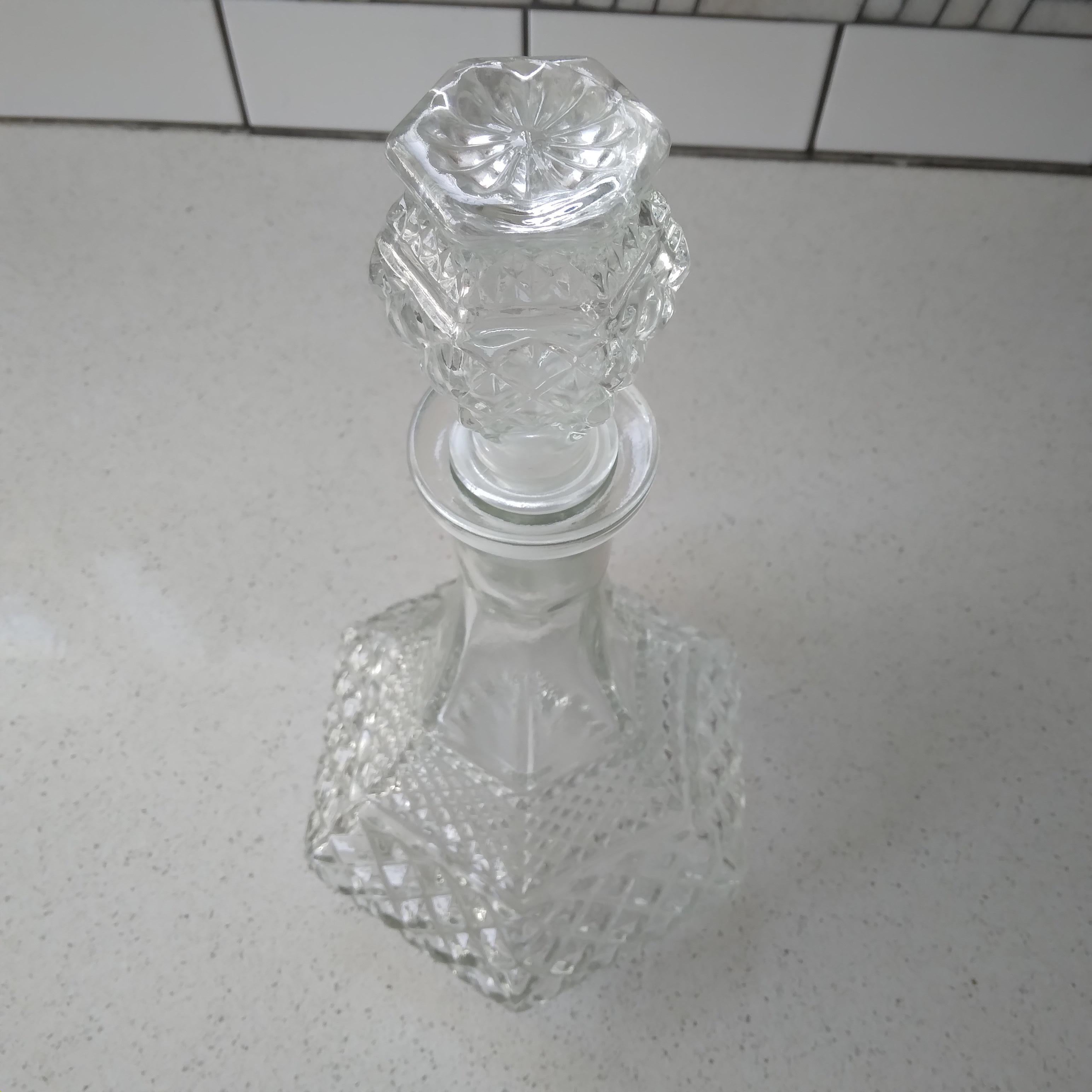 Rococo Vintage Wine Decanter with Stopper in Wexler Diamond Pattern For Sale