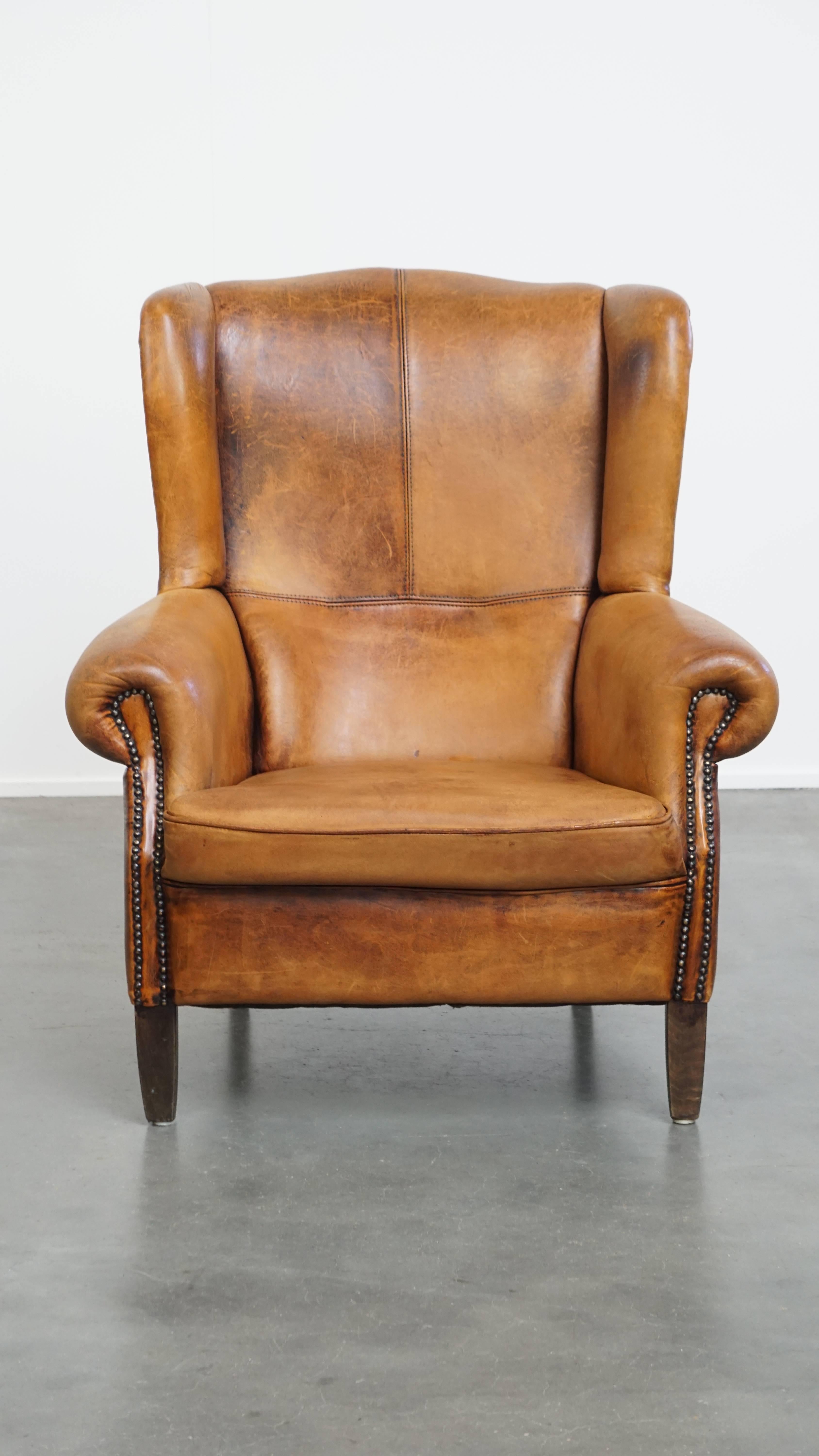 In offerta c'è questa comoda poltrona wingback vintage realizzata con la caratteristica pelle di pecora. 

Un vero e proprio richiamo visivo pieno di charme! Questa invitante poltrona vintage, realizzata in pelle di pecora, emana calore grazie alle