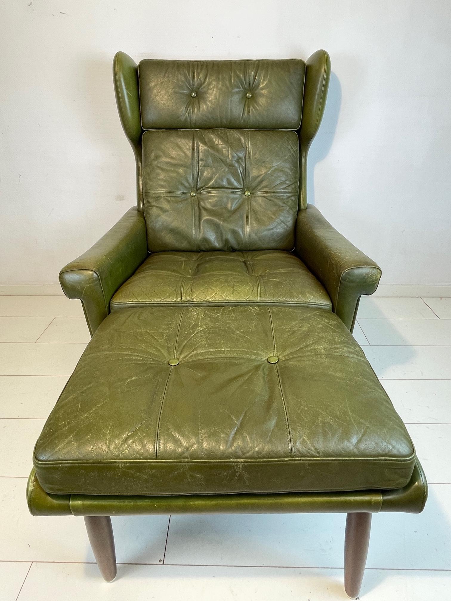 Vintage wingback lounge chair by Svend Skipper, 1960’S Green Leather with hocker 4
