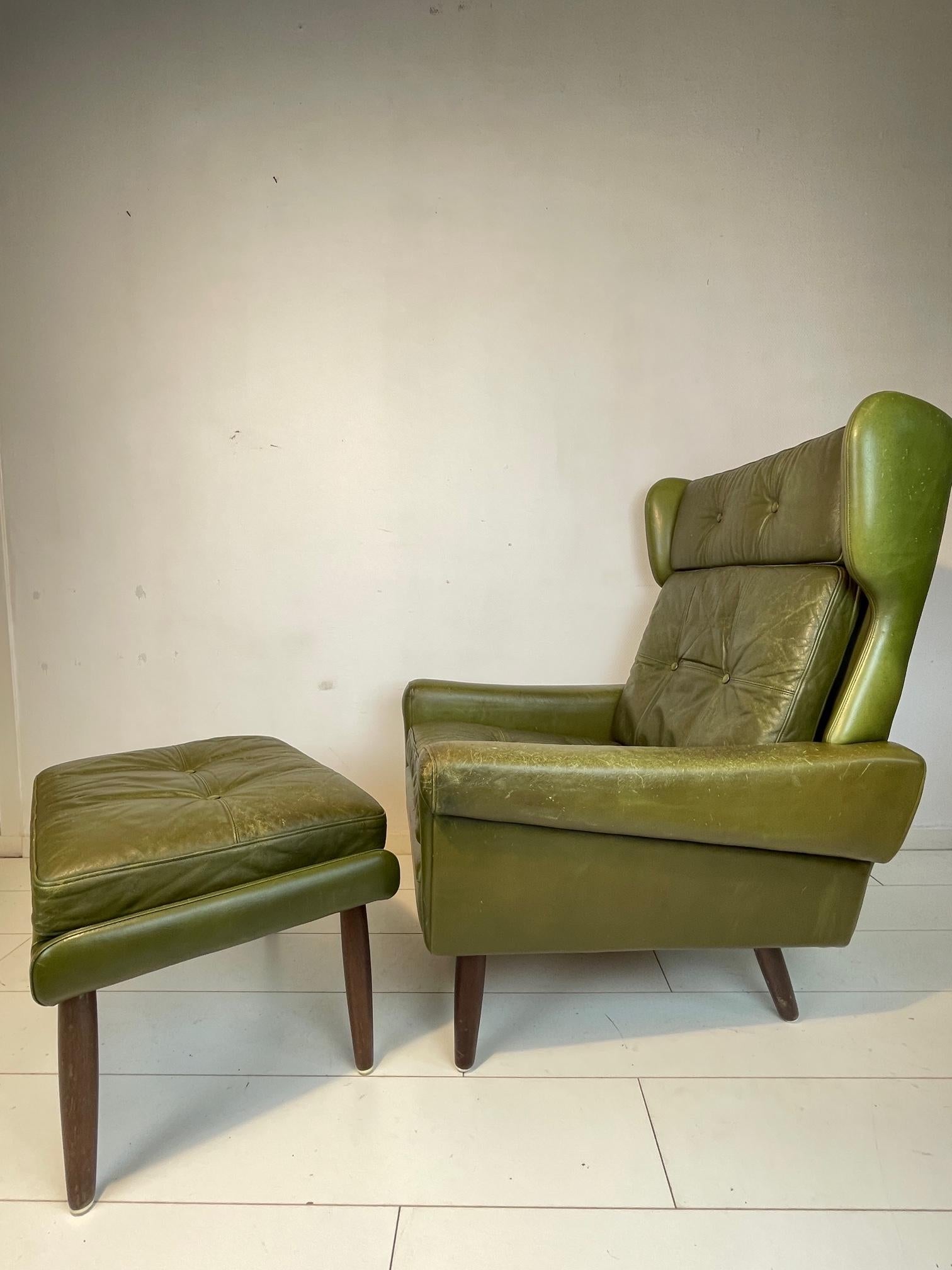 Vintage wingback lounge chair by Svend Skipper, 1960’S Green Leather with hocker 7