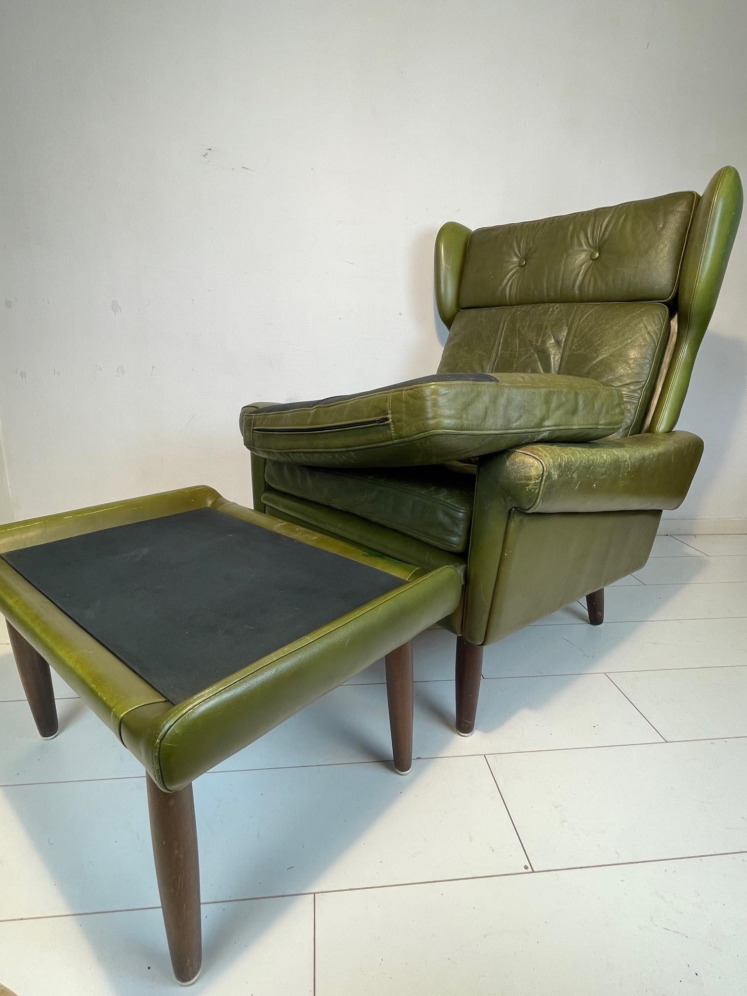 Vintage wingback lounge chair by Svend Skipper, 1960’S Green Leather with hocker 9