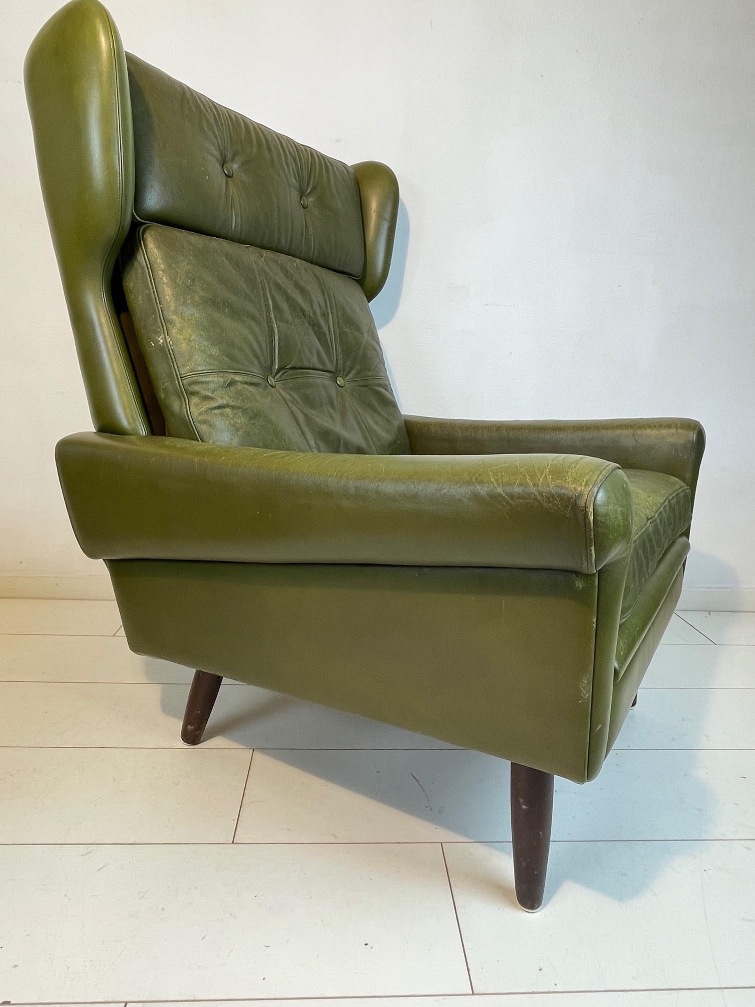 Vintage wingback lounge chair by Svend Skipper, 1960’S Green Leather with hocker 2