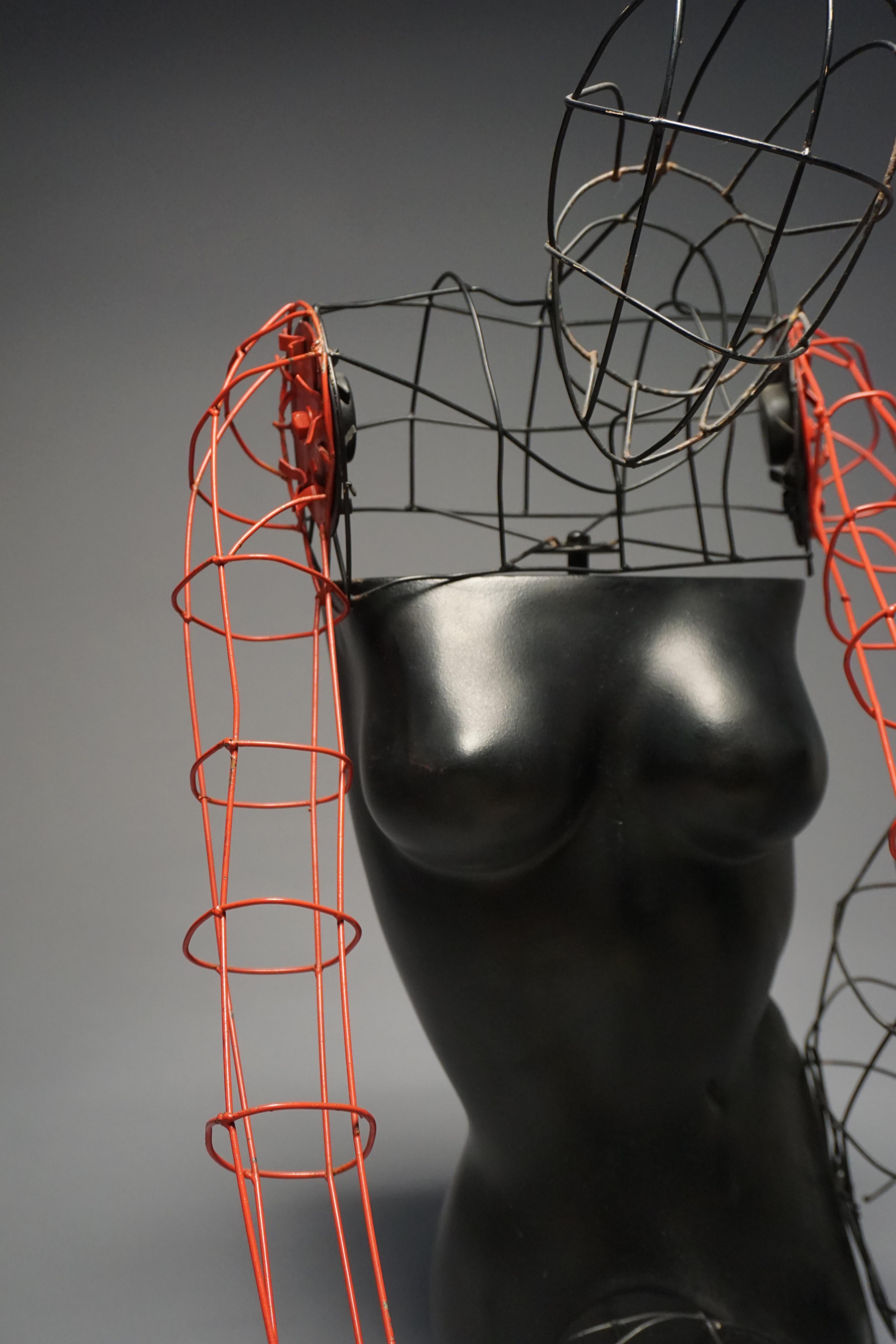 Vintage Wire Mannequin Store Display, Modernist Circa 1970s GRENEKER 2/2 In Good Condition For Sale In Evanston, IL