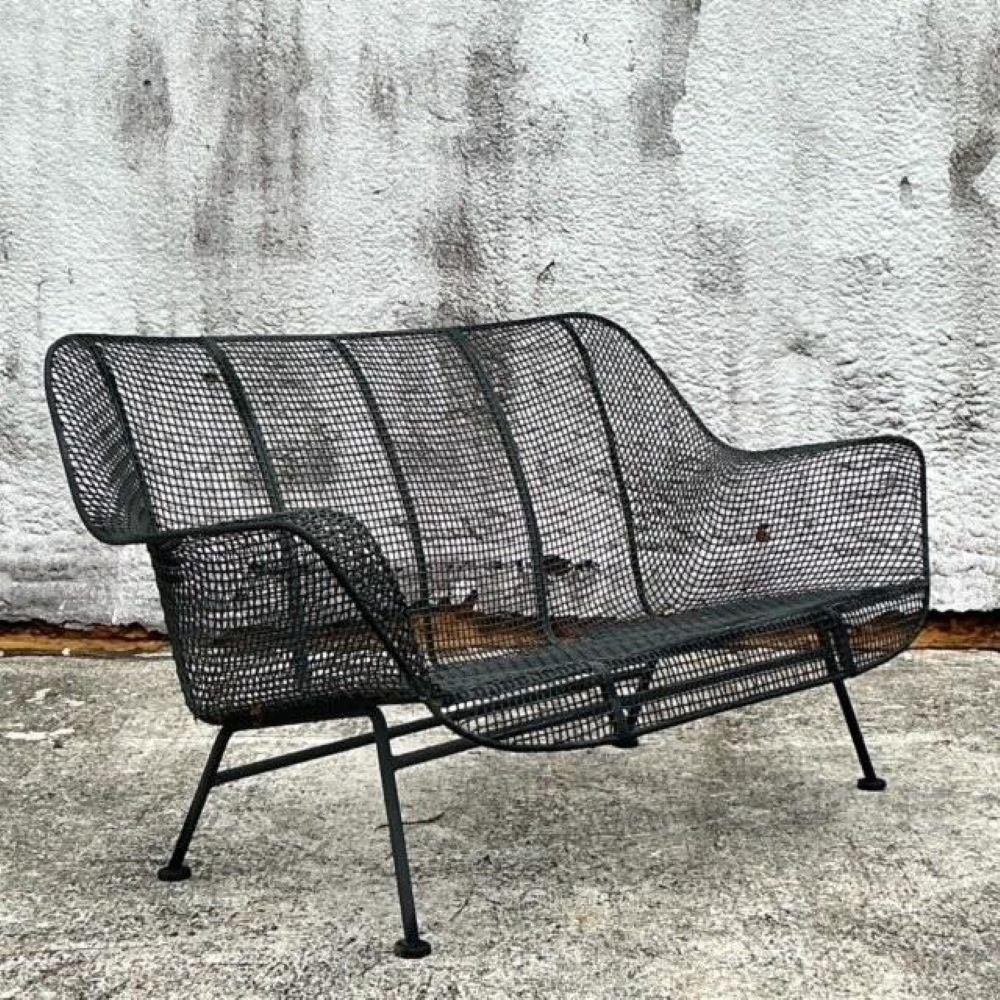 Sculptura Loveseat d'après Russell Woodard Bon état - En vente à west palm beach, FL
