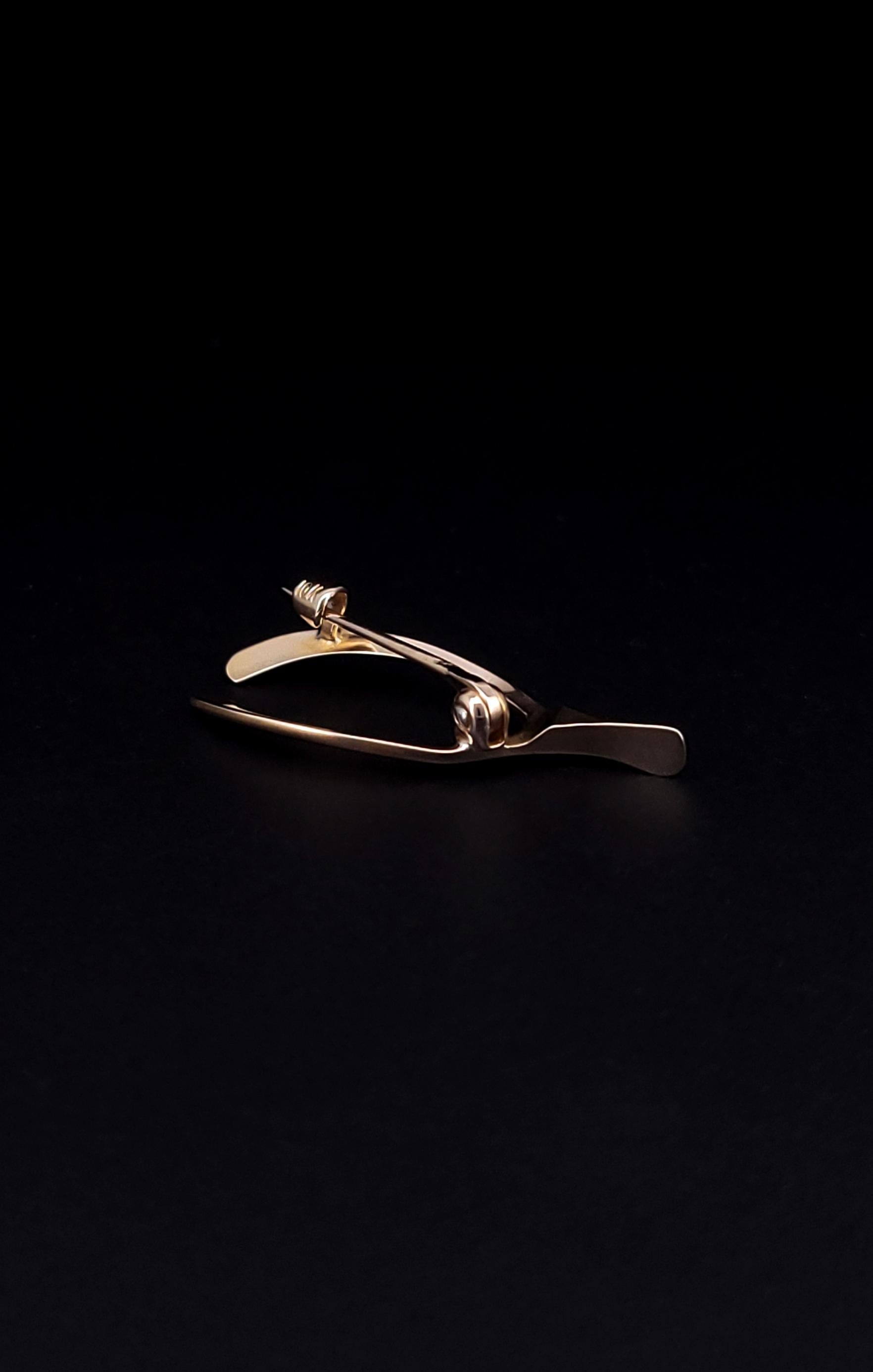 Vintage Wishbone 10k Yellow Gold Brooch For Sale 2