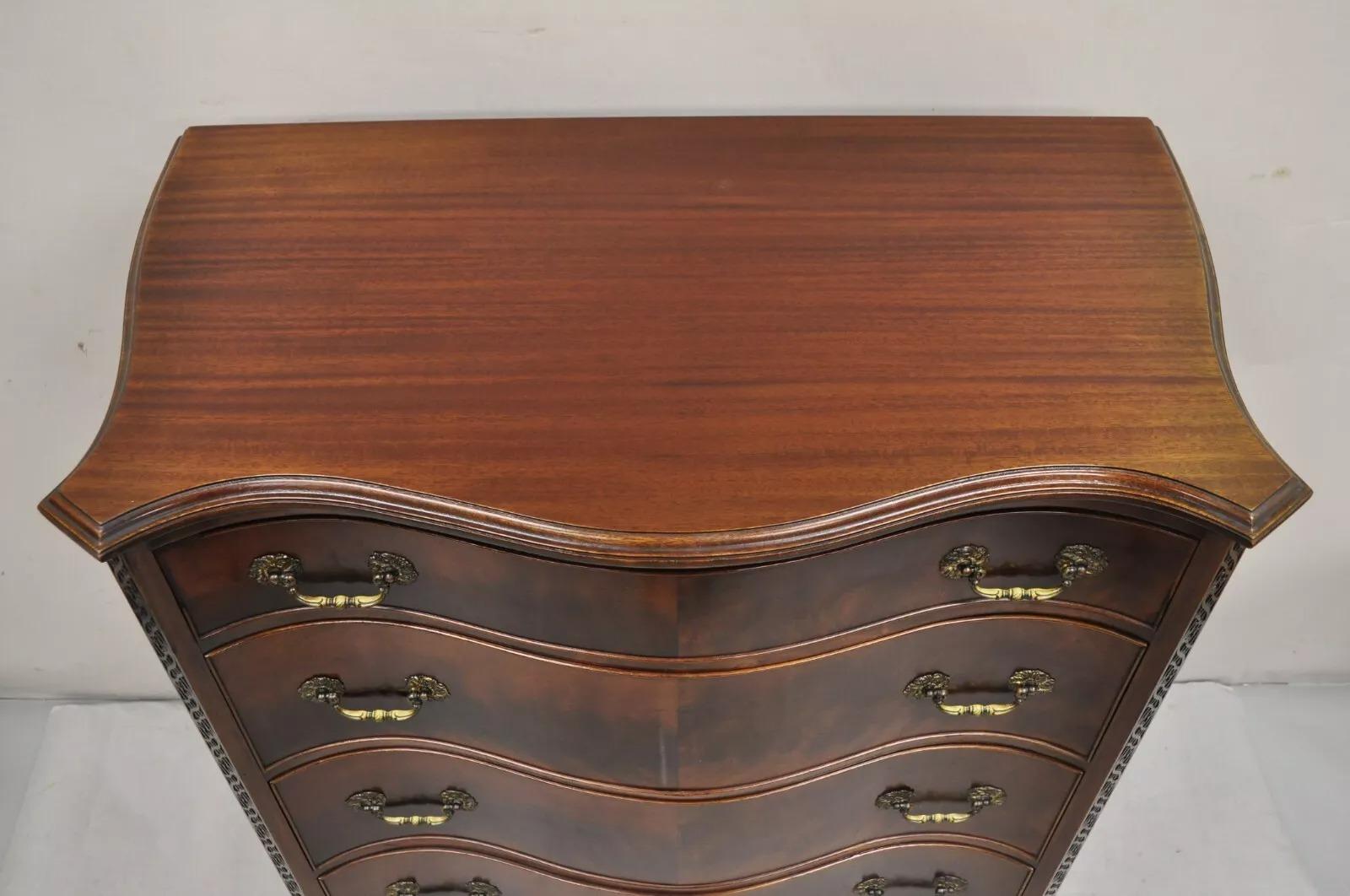 Vintage W&J Sloane Chinesische Chippendale Mahagoni Serpentinen hohe Kommode, Vintage (Chinese Chippendale) im Angebot