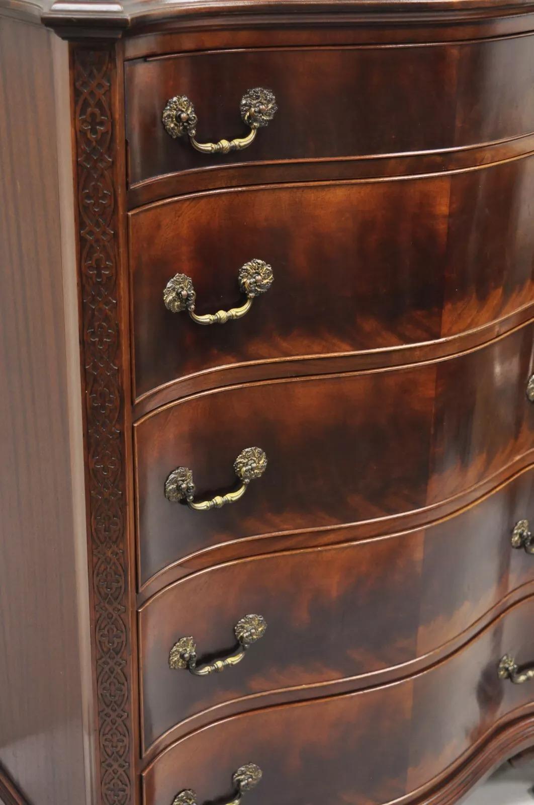 Vintage W&J Sloane Chinesische Chippendale Mahagoni Serpentinen hohe Kommode, Vintage (Unbekannt) im Angebot