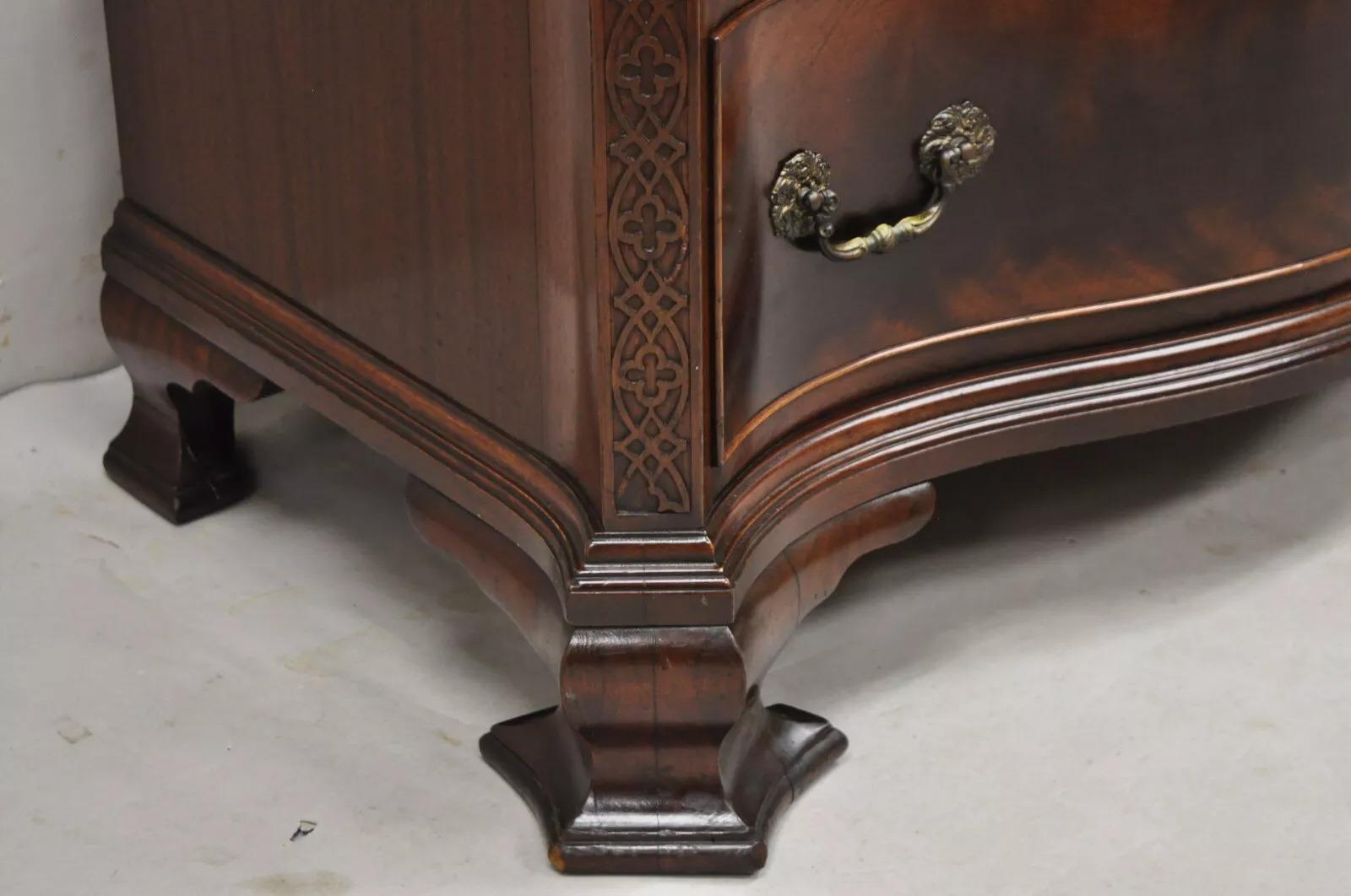 Vintage W&J Sloane Chinesische Chippendale Mahagoni Serpentinen hohe Kommode, Vintage im Zustand „Gut“ im Angebot in Philadelphia, PA