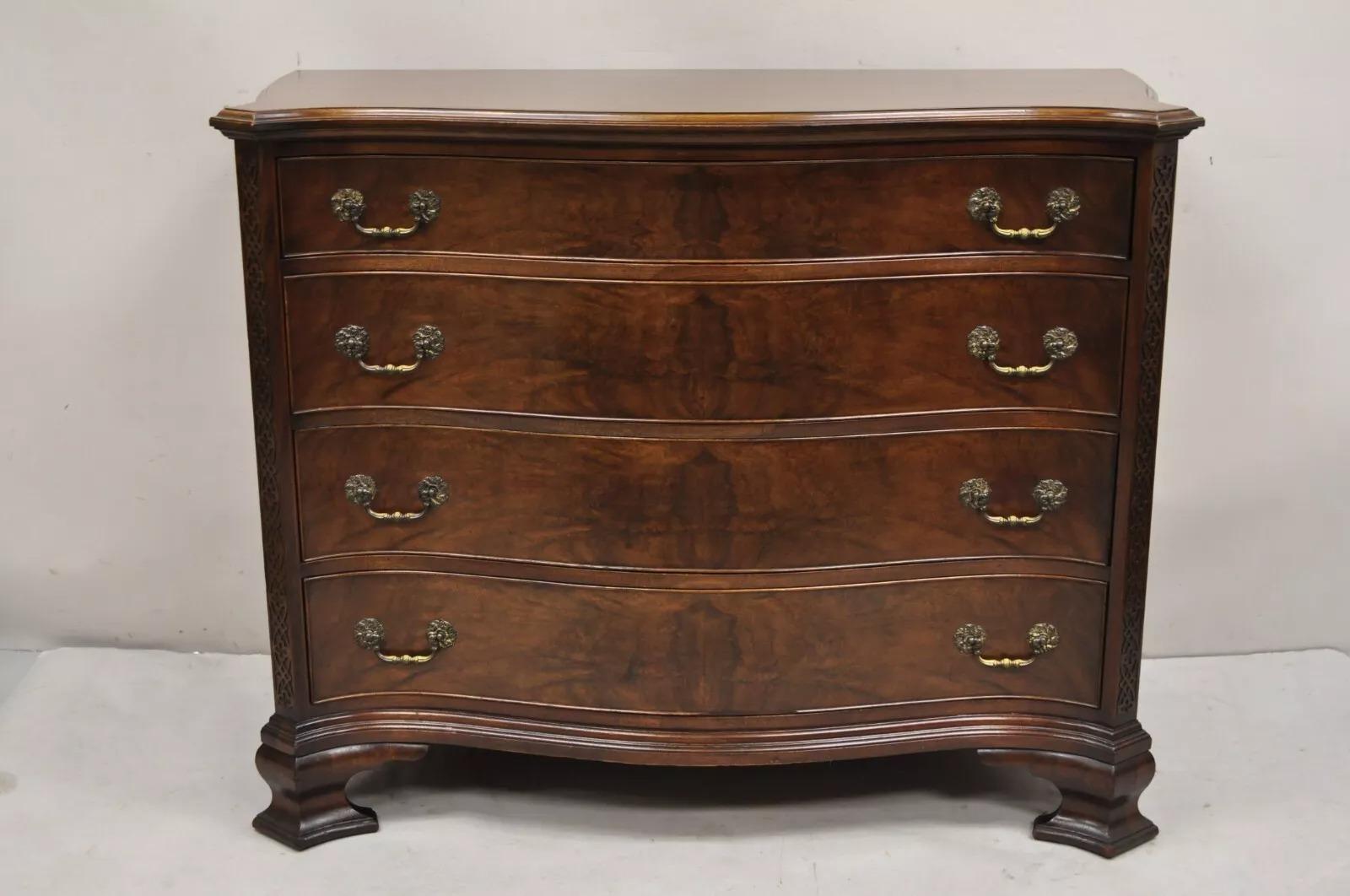 Unknown Vintage W&J Sloane Chinese Chippendale Style Mahogany Serpentine Dresser Chest