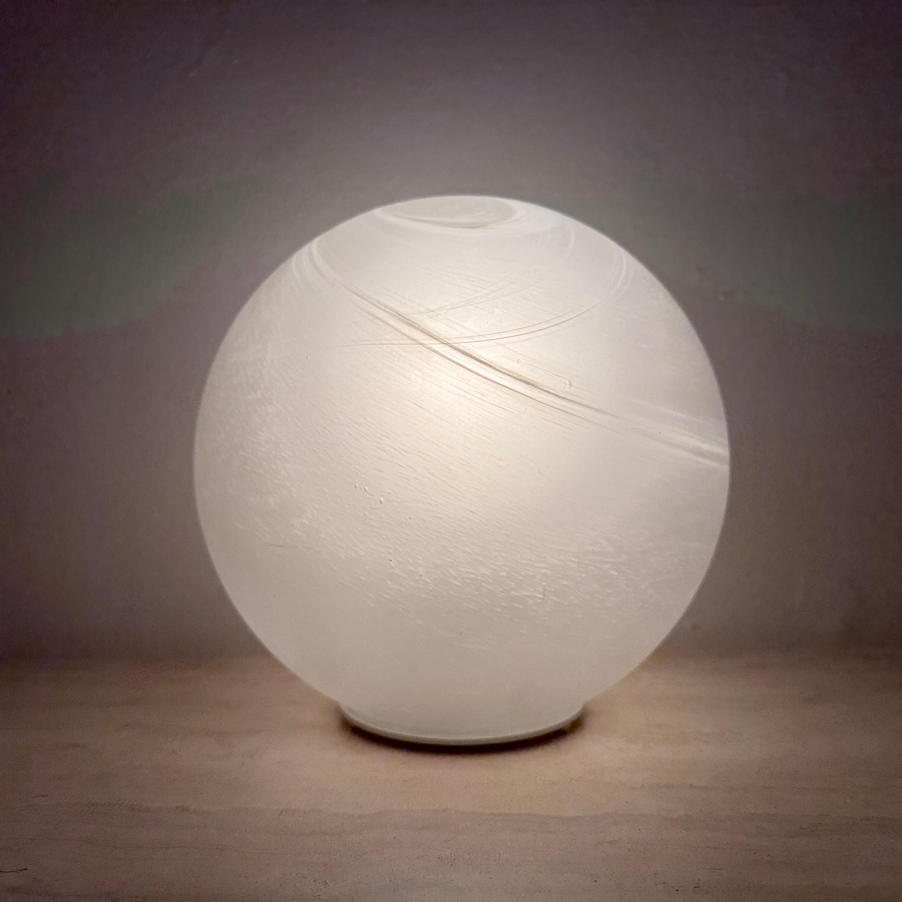 Verre Lampe de table vintage Wofi en verre illuminé Mars en vente