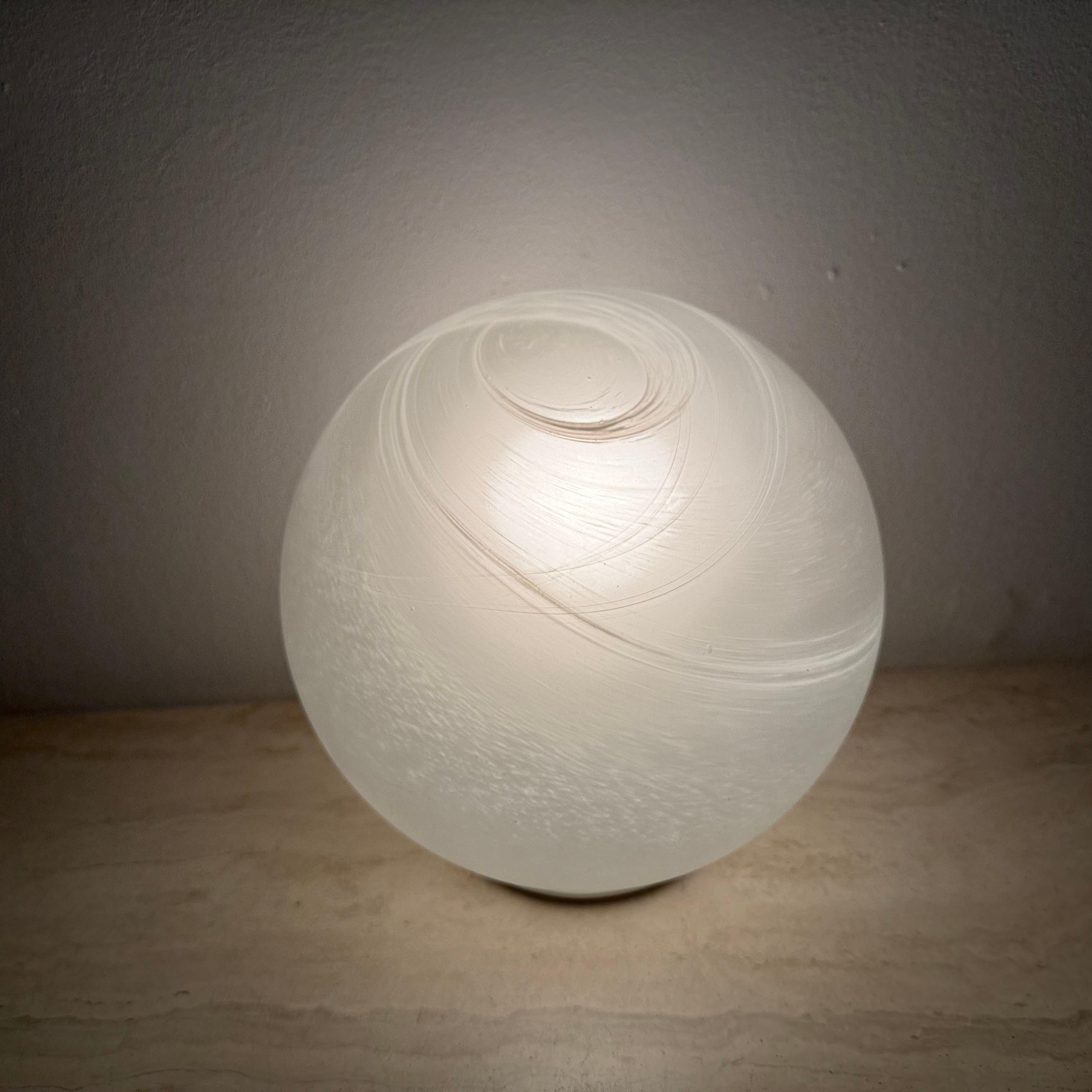 Lampe de table vintage Wofi en verre illuminé Mars en vente 2