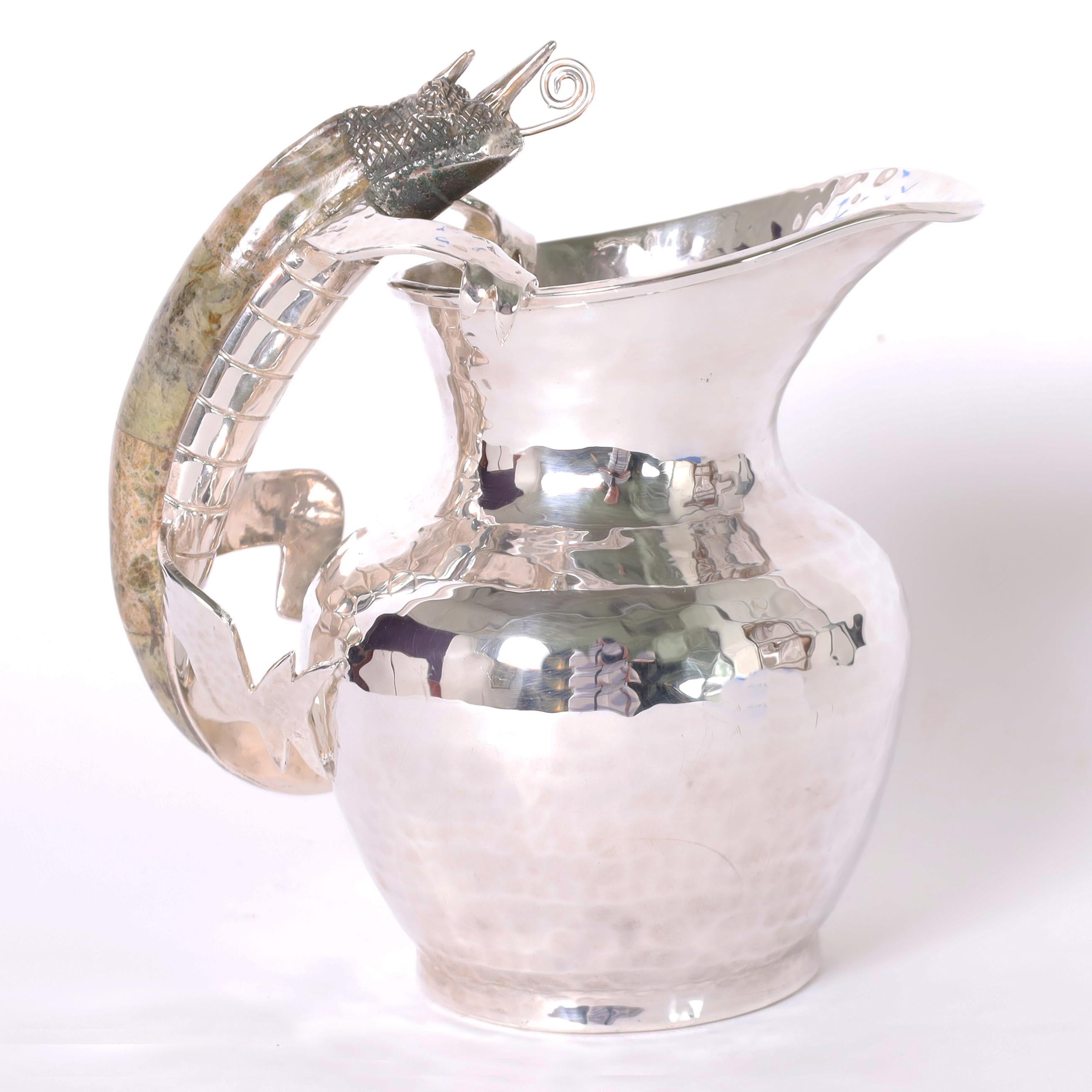 Mid-Century Modern Pichet vintage Wolmar Castillo en métal argenté avec lézard en vente