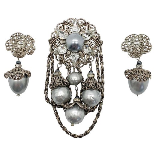 vintage Woloch, Paris grey pearl brooch and earrings 1940s For Sale at  1stDibs