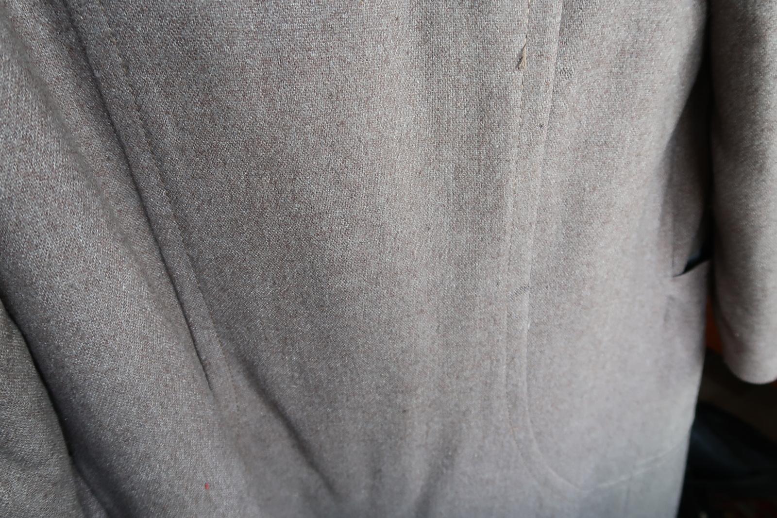 Cappotto vintage da donna con colletto in Karakul: Eleganza classica anni '70, 1J88 in vendita 7