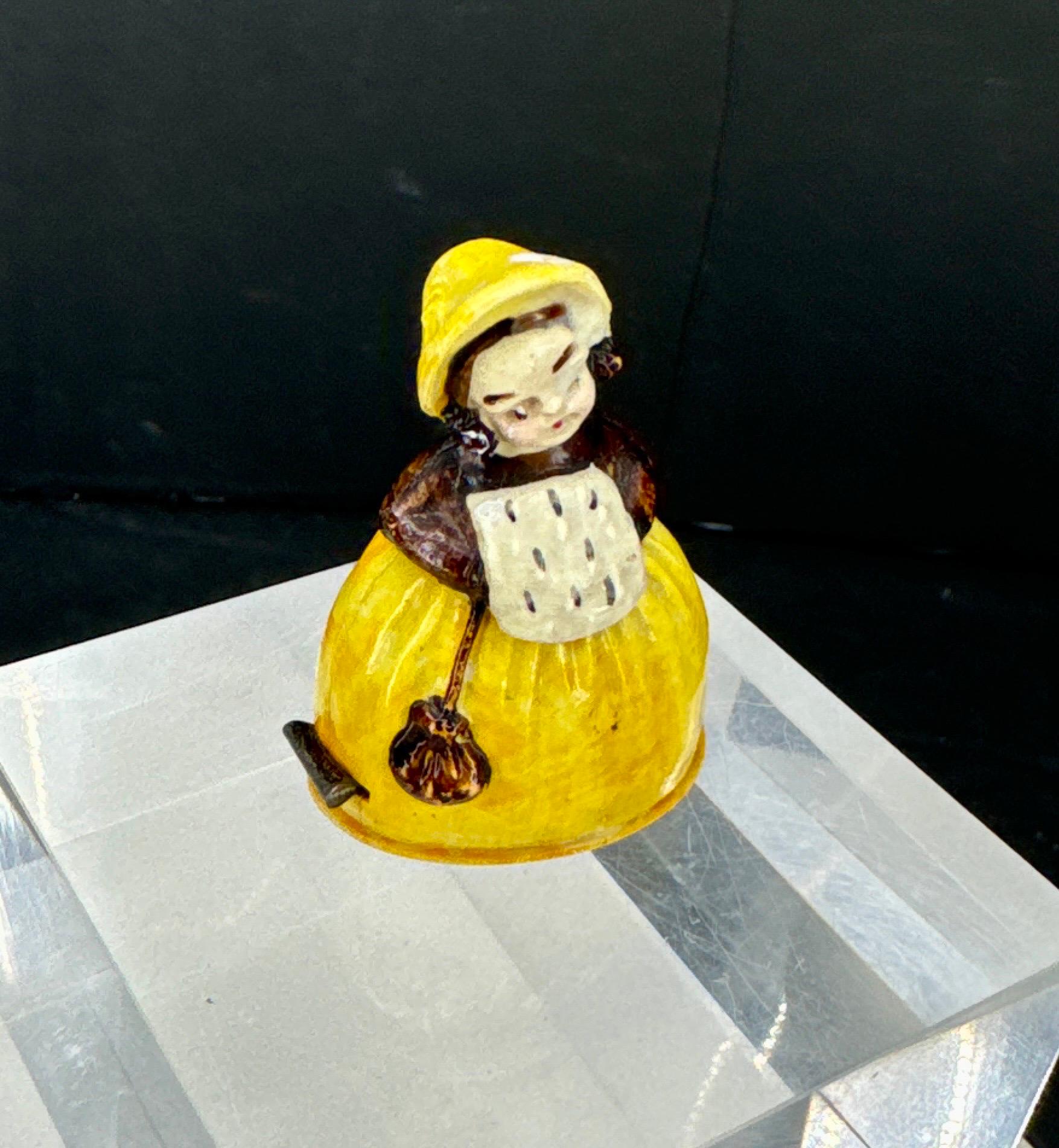 Vintage Woman Figurine Lady Sewing Tailor Tape Measure In Good Condition For Sale In Haddonfield, NJ