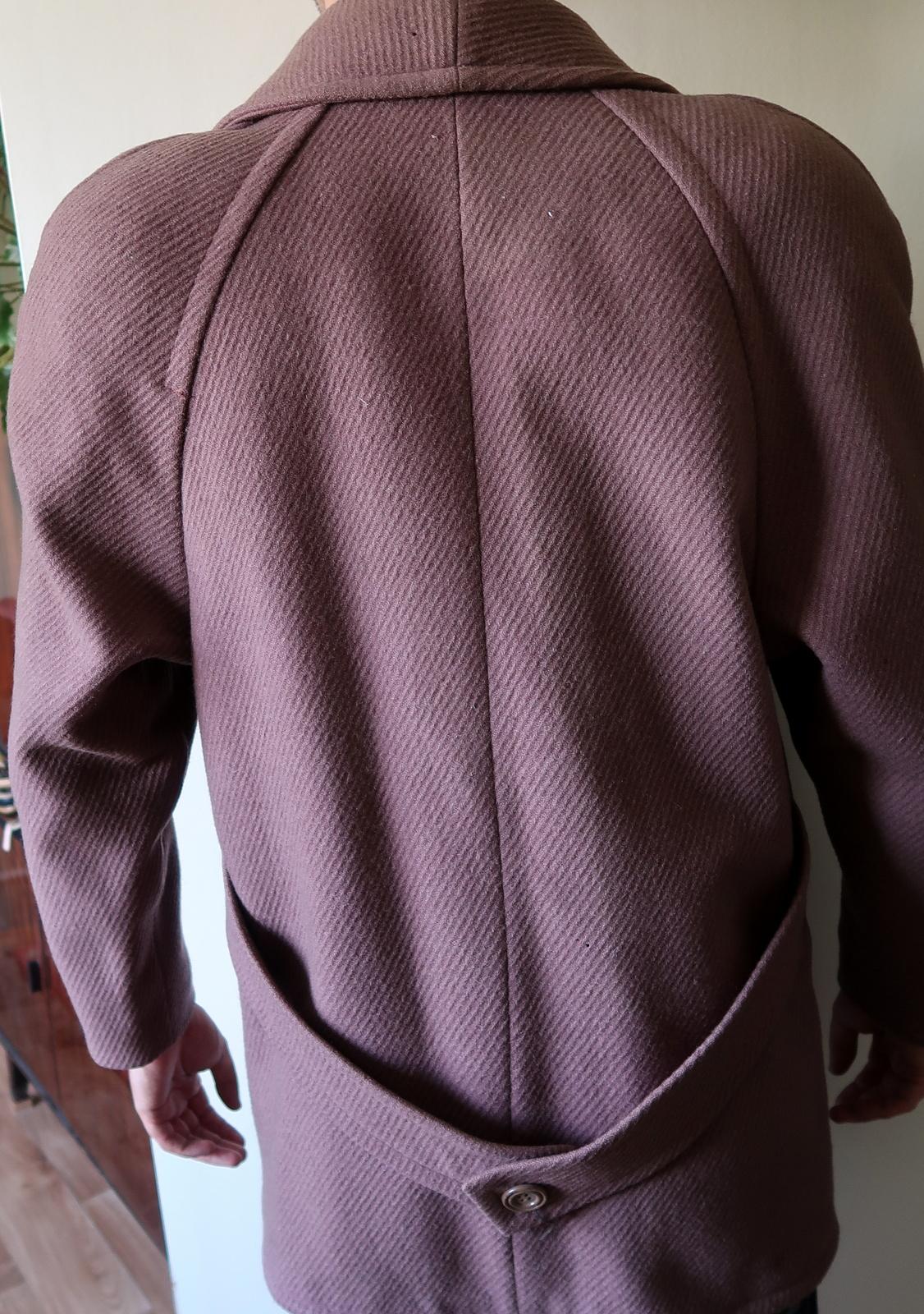 Giacca da donna vintage dell'URSS: Elegante giacca di lana bordeaux - circa anni '70, 1J86 in vendita 8