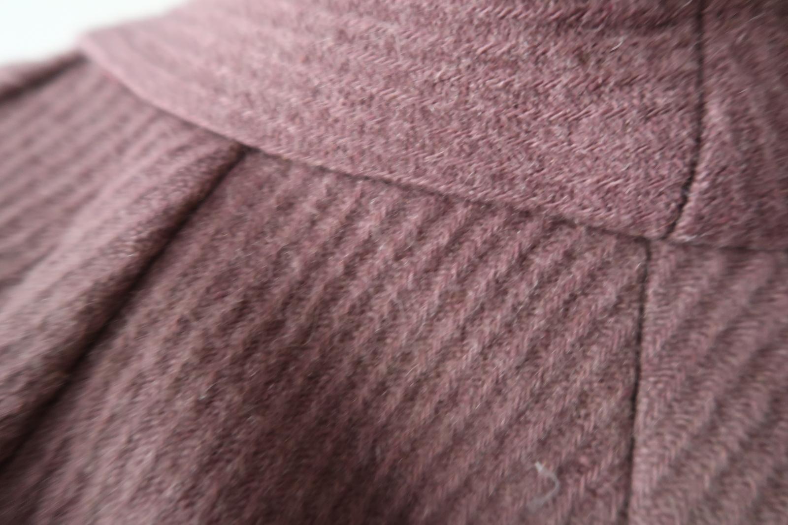 Giacca da donna vintage dell'URSS: Elegante giacca di lana bordeaux - circa anni '70, 1J86 in vendita 1