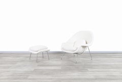 Vintage "Womb" White Bouclé Chair and Ottoman by Eero Saarinen for Knoll