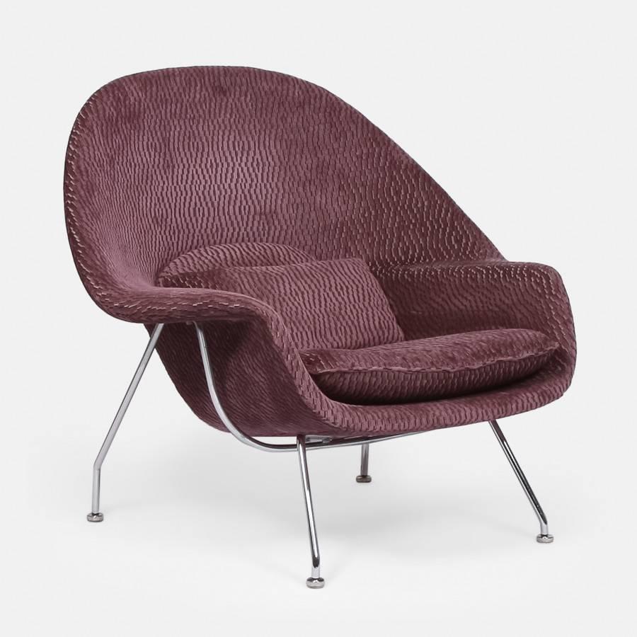 Mid-Century Modern Vintage 'Womb Chair' and Matching Ottoman by Eero Saarinen For Sale