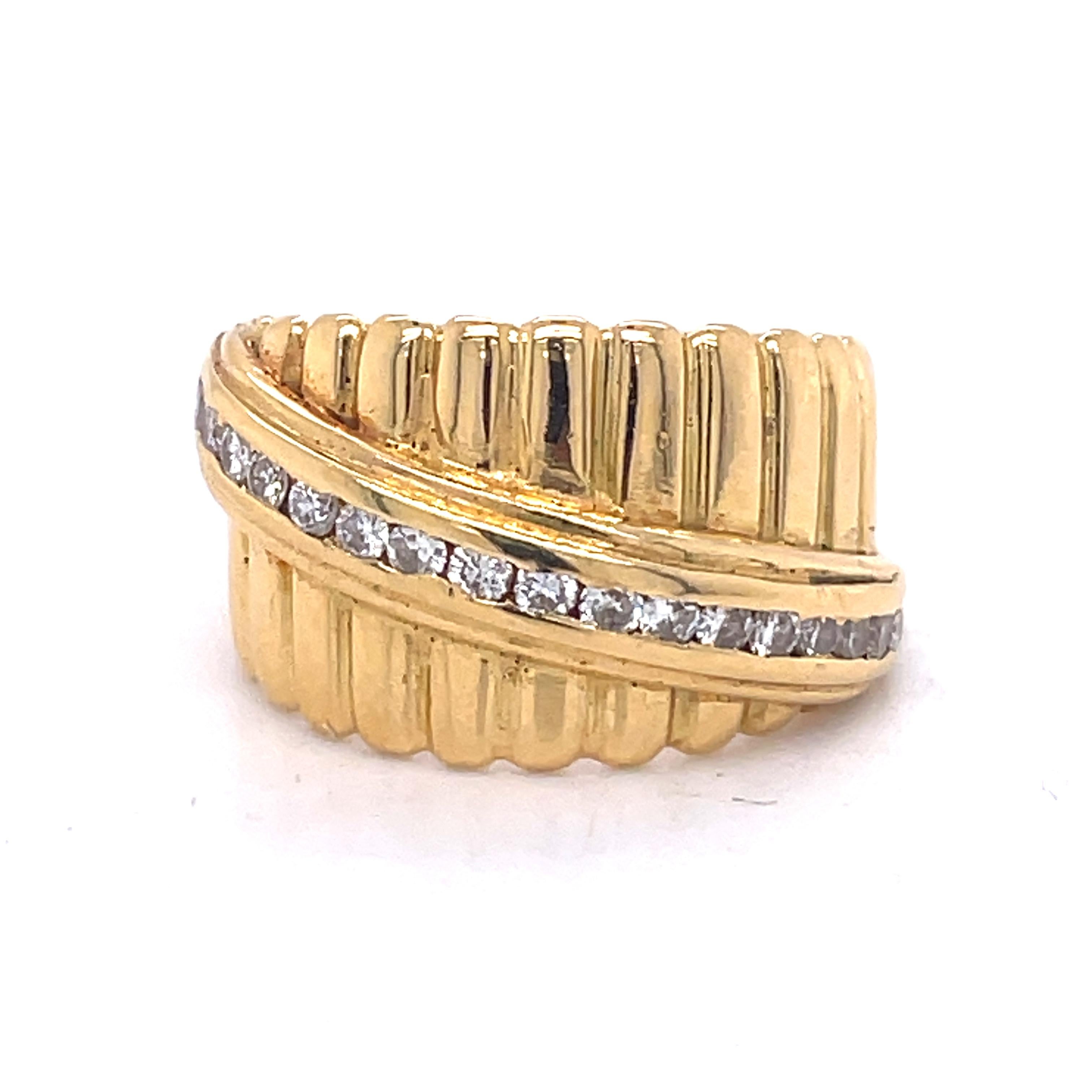 Women's Vintage Women Wedding Band, 0.30CT Diamond, 18k Yellow Gold, Gold Statement Ring For Sale
